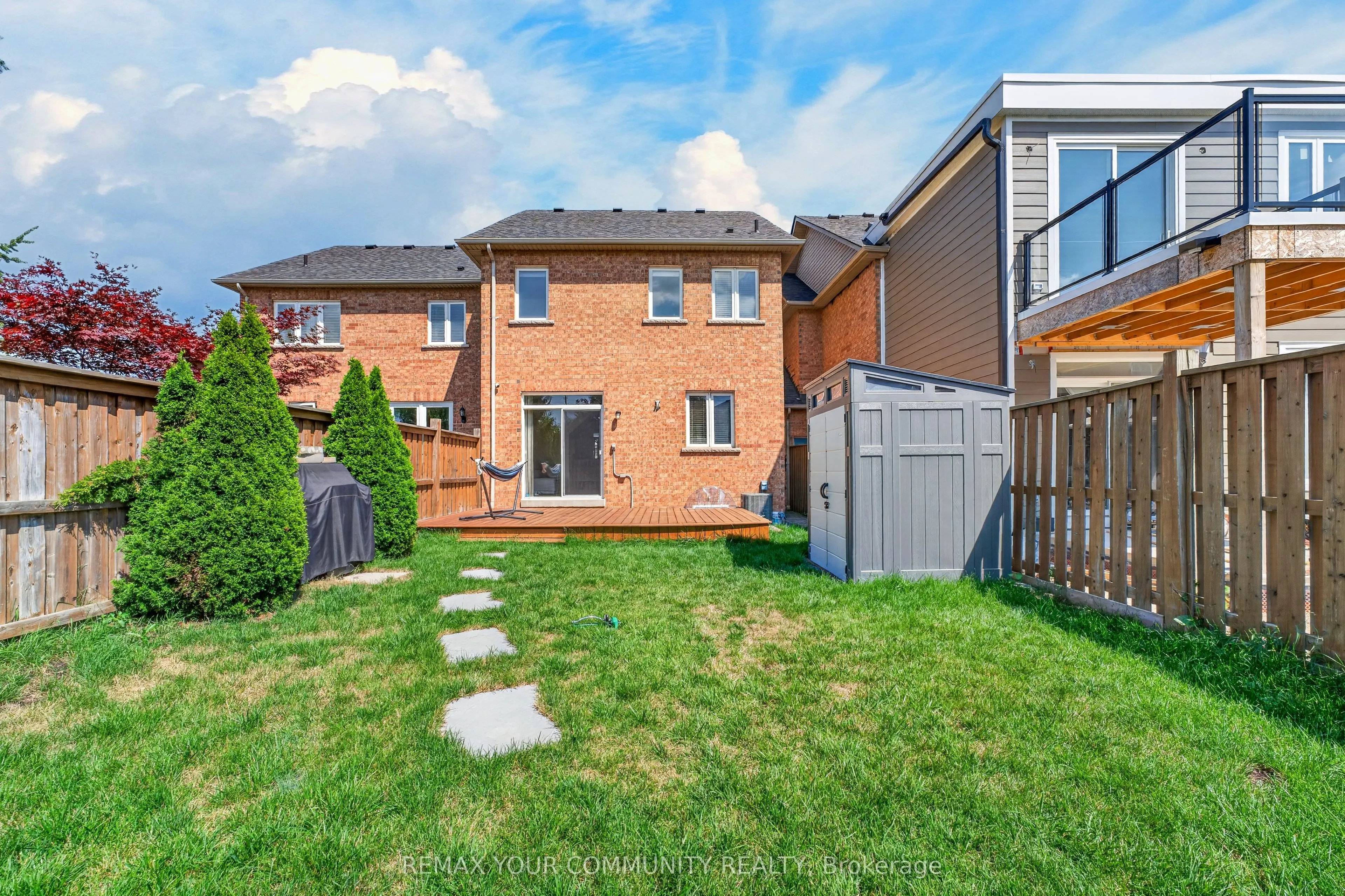 5578 Waterwind Crescent