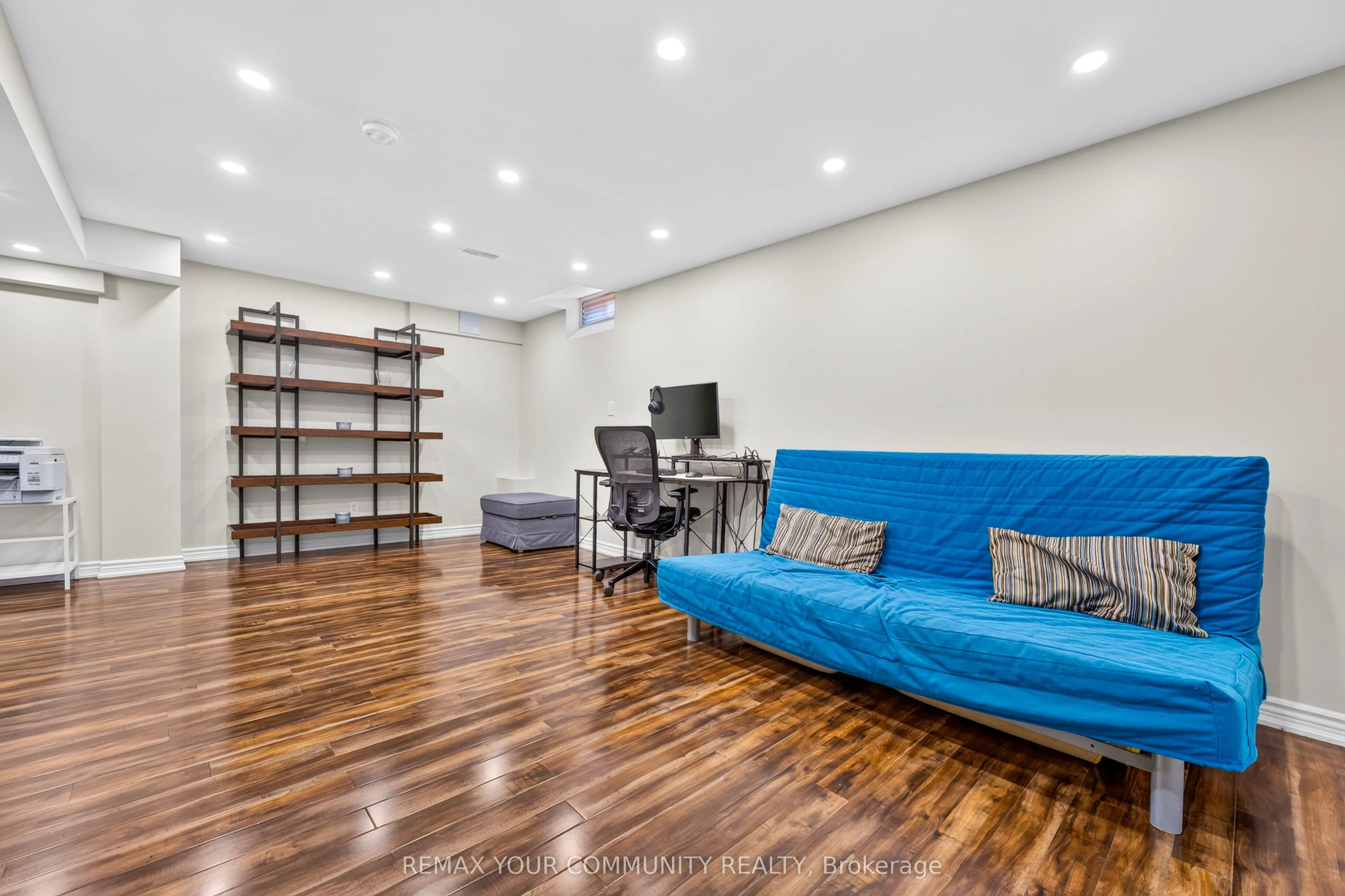 5578 Waterwind Crescent