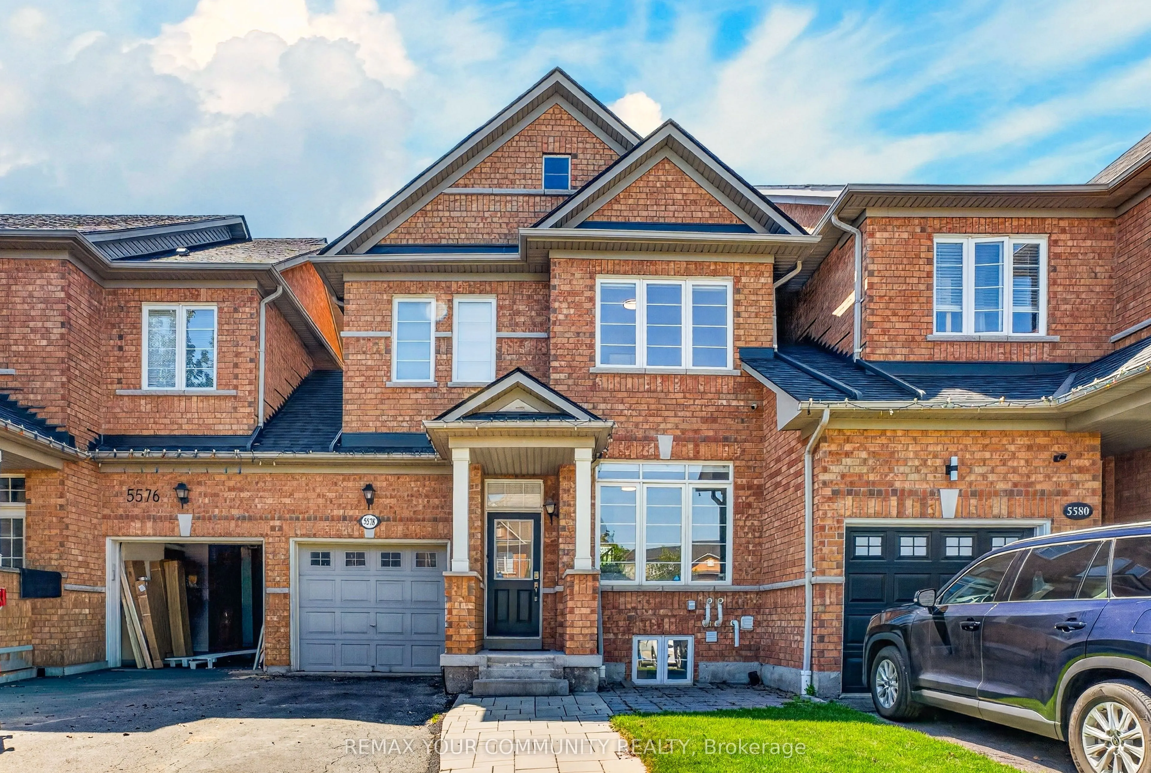 5578 Waterwind Crescent