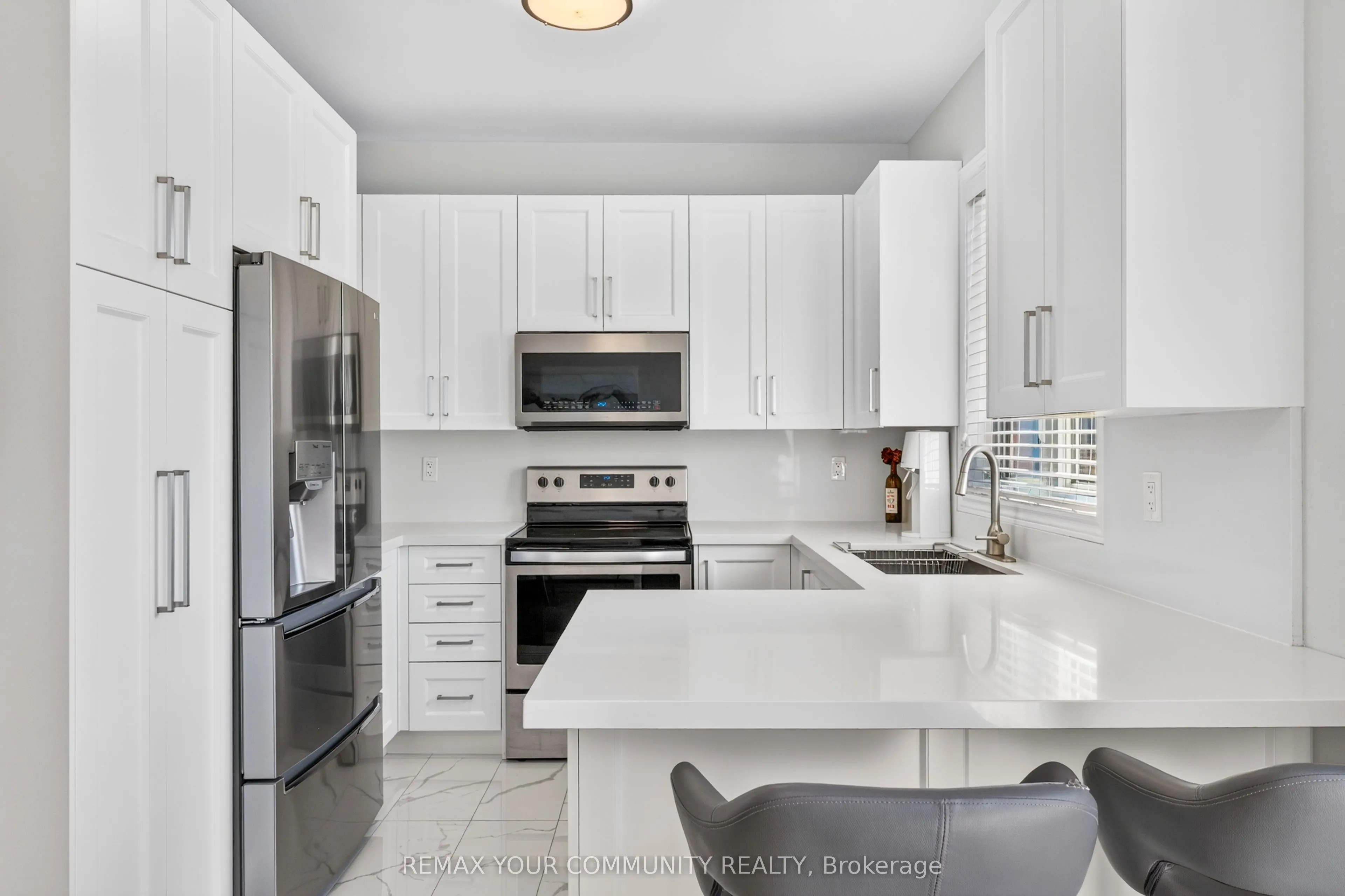 5578 Waterwind Crescent