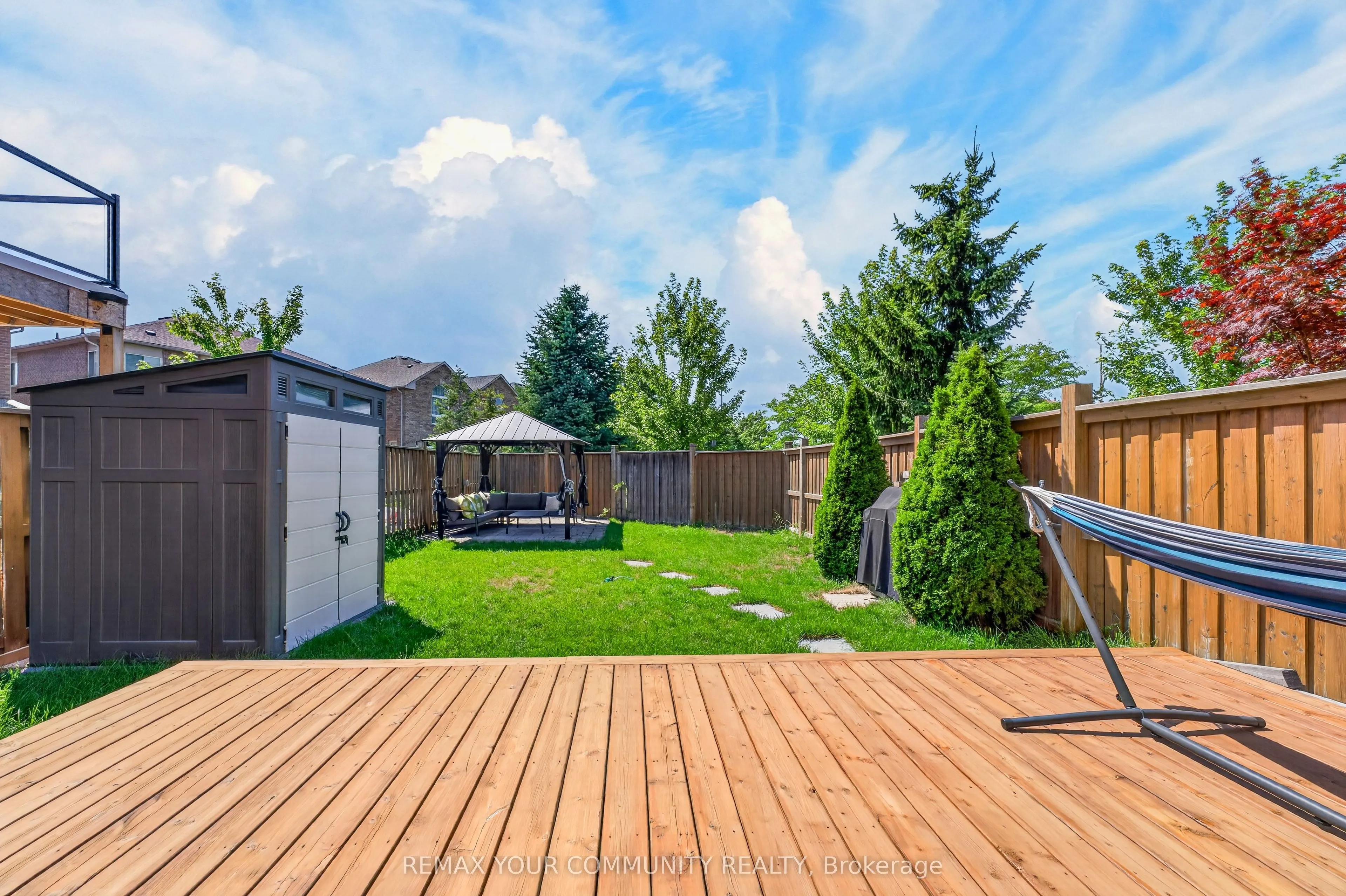5578 Waterwind Crescent