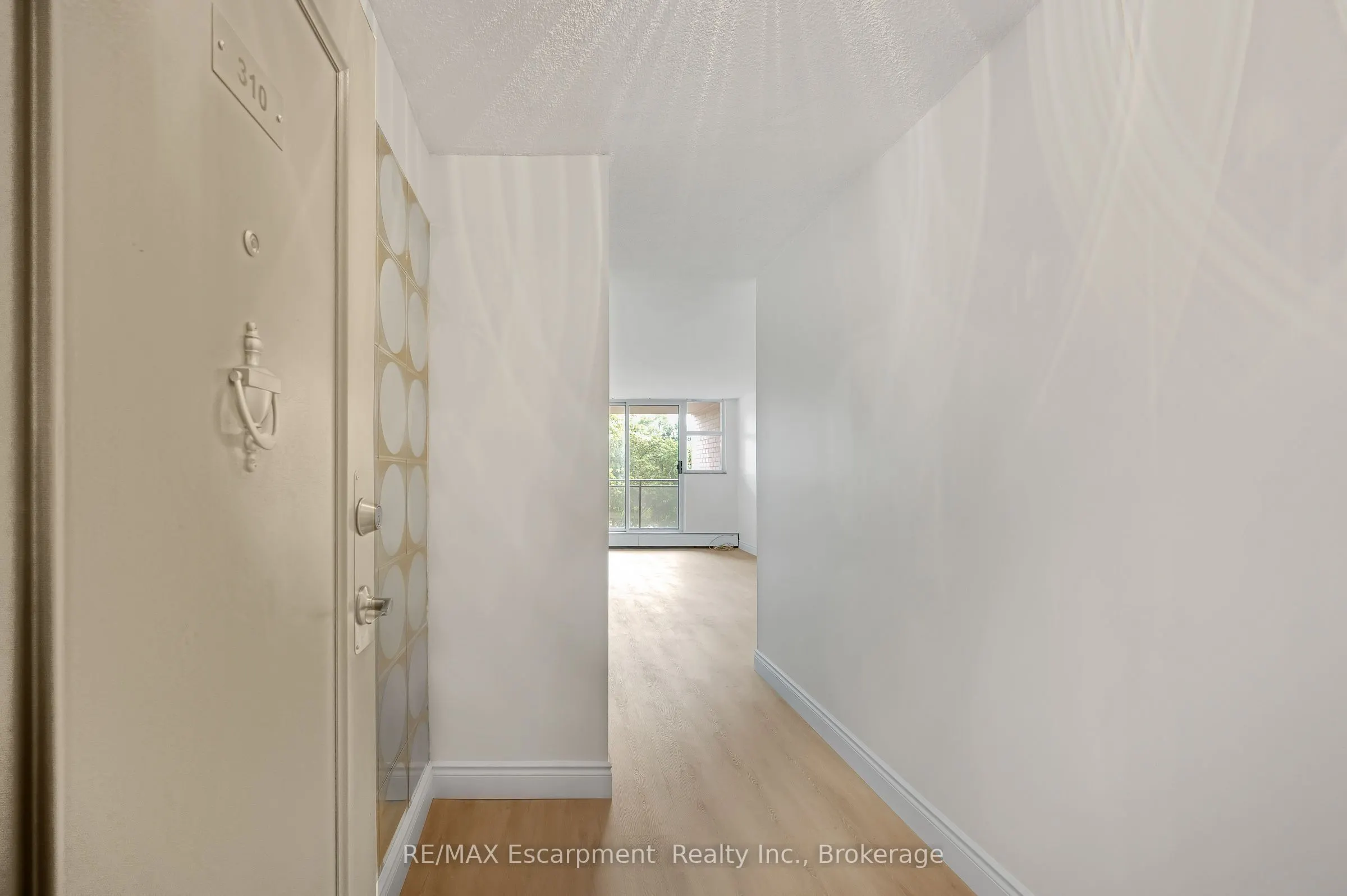 975 Warwick Court #310