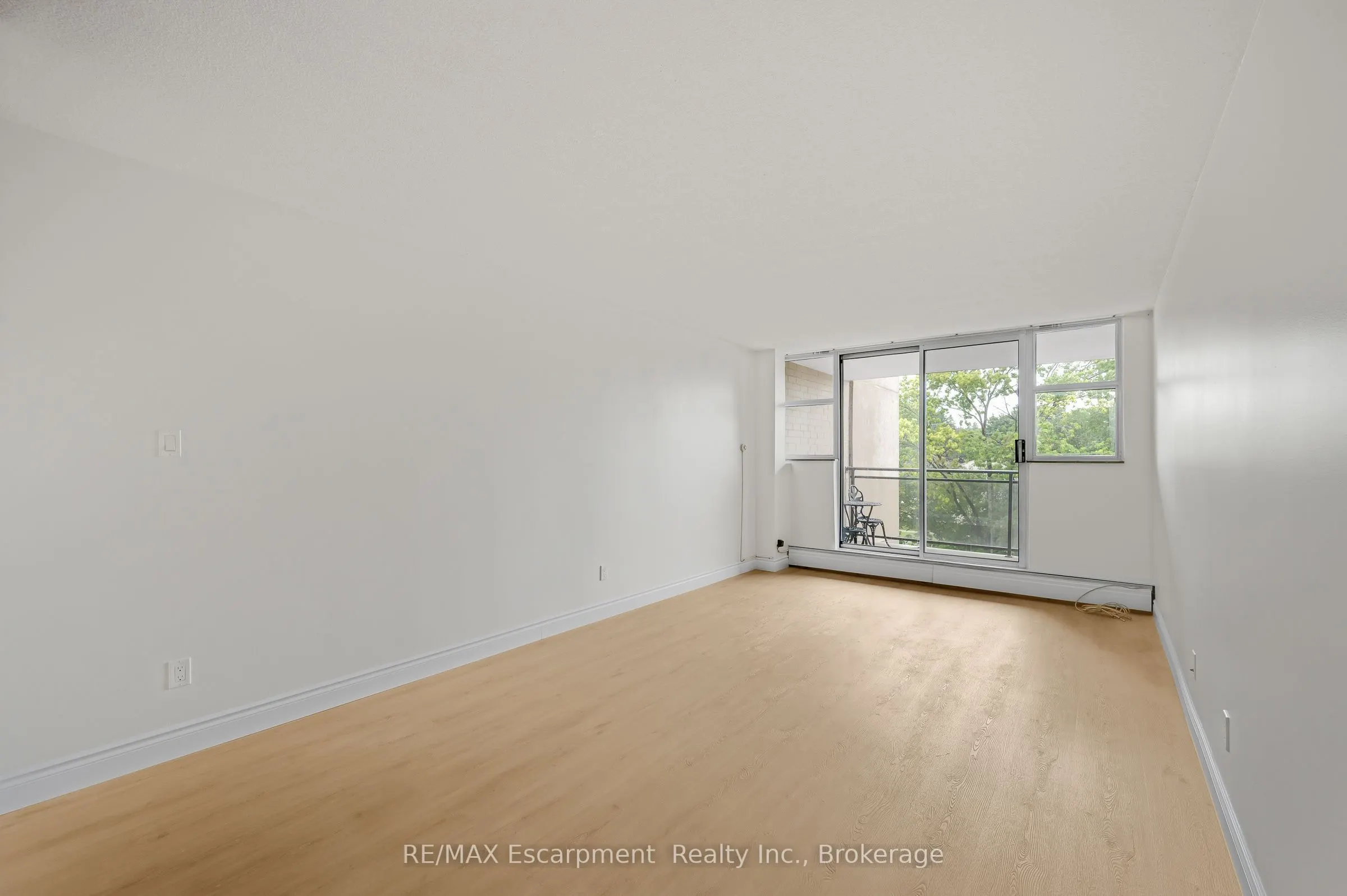 975 Warwick Court #310