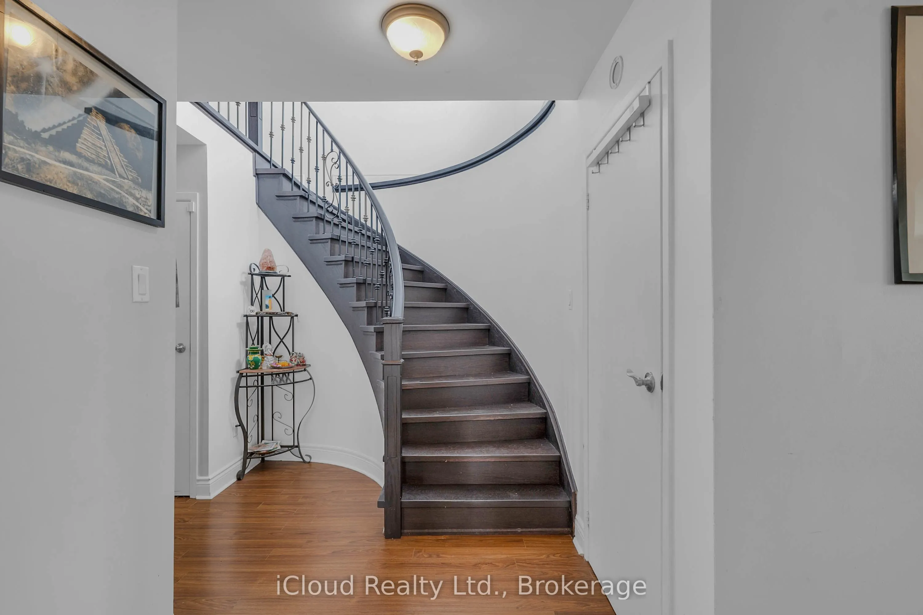 83 Fairglen Avenue