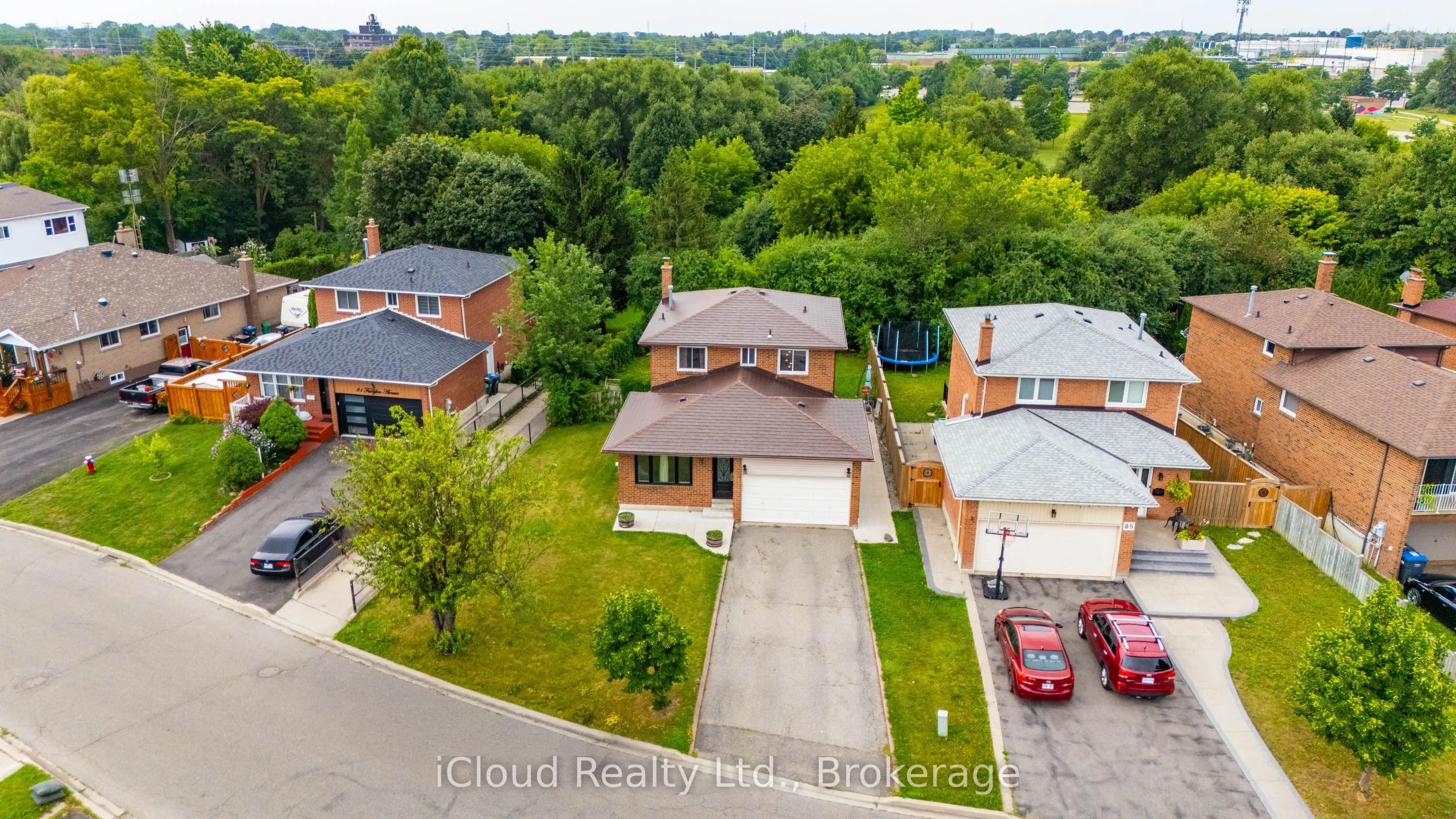 83 Fairglen Avenue