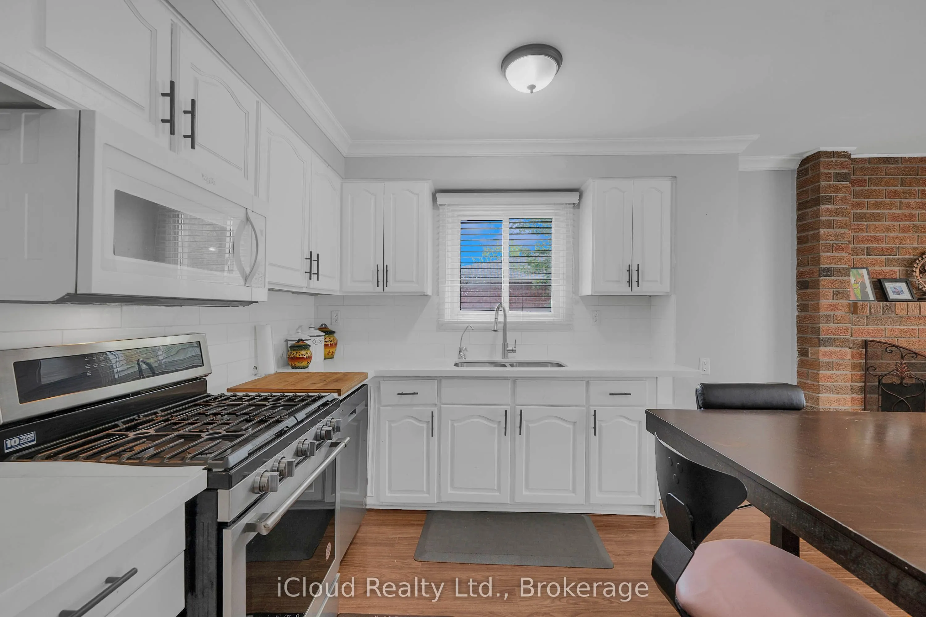 83 Fairglen Avenue