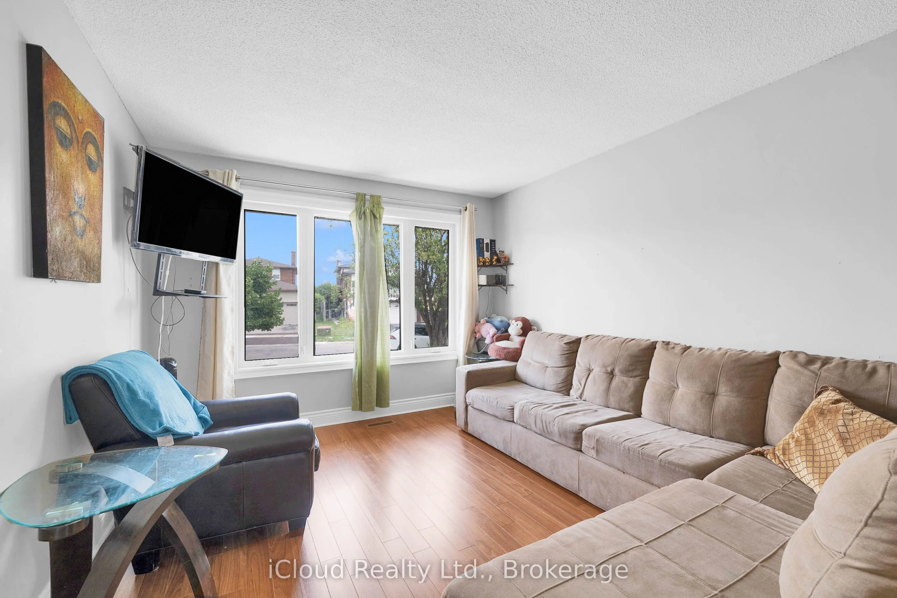 83 Fairglen Avenue