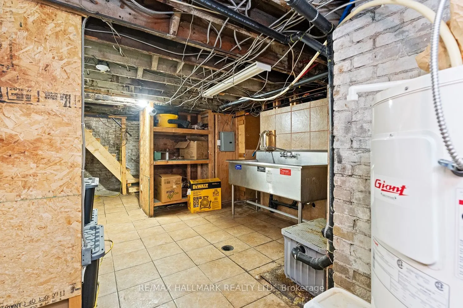 523 Annette Street