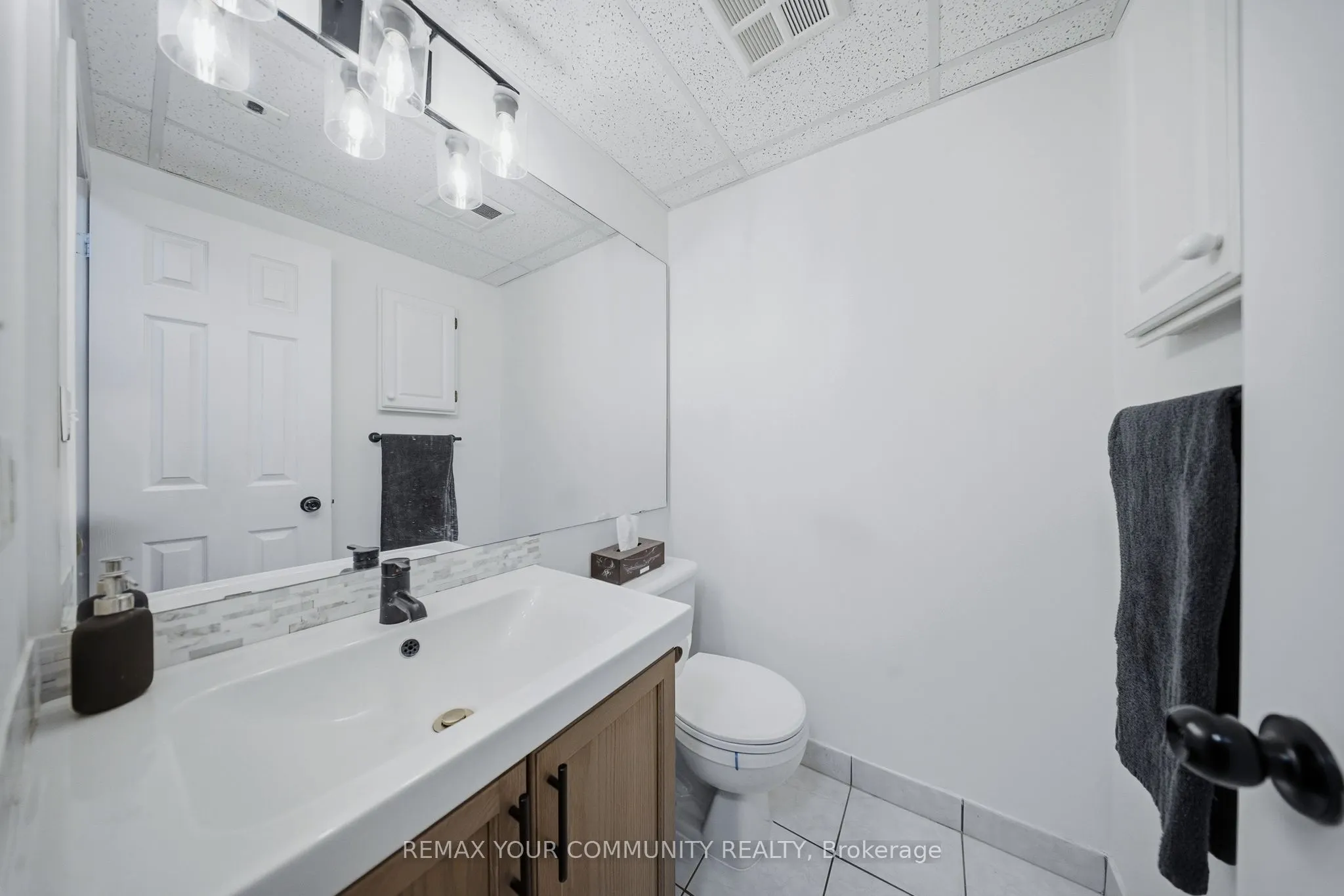 210 Manitoba Street #11