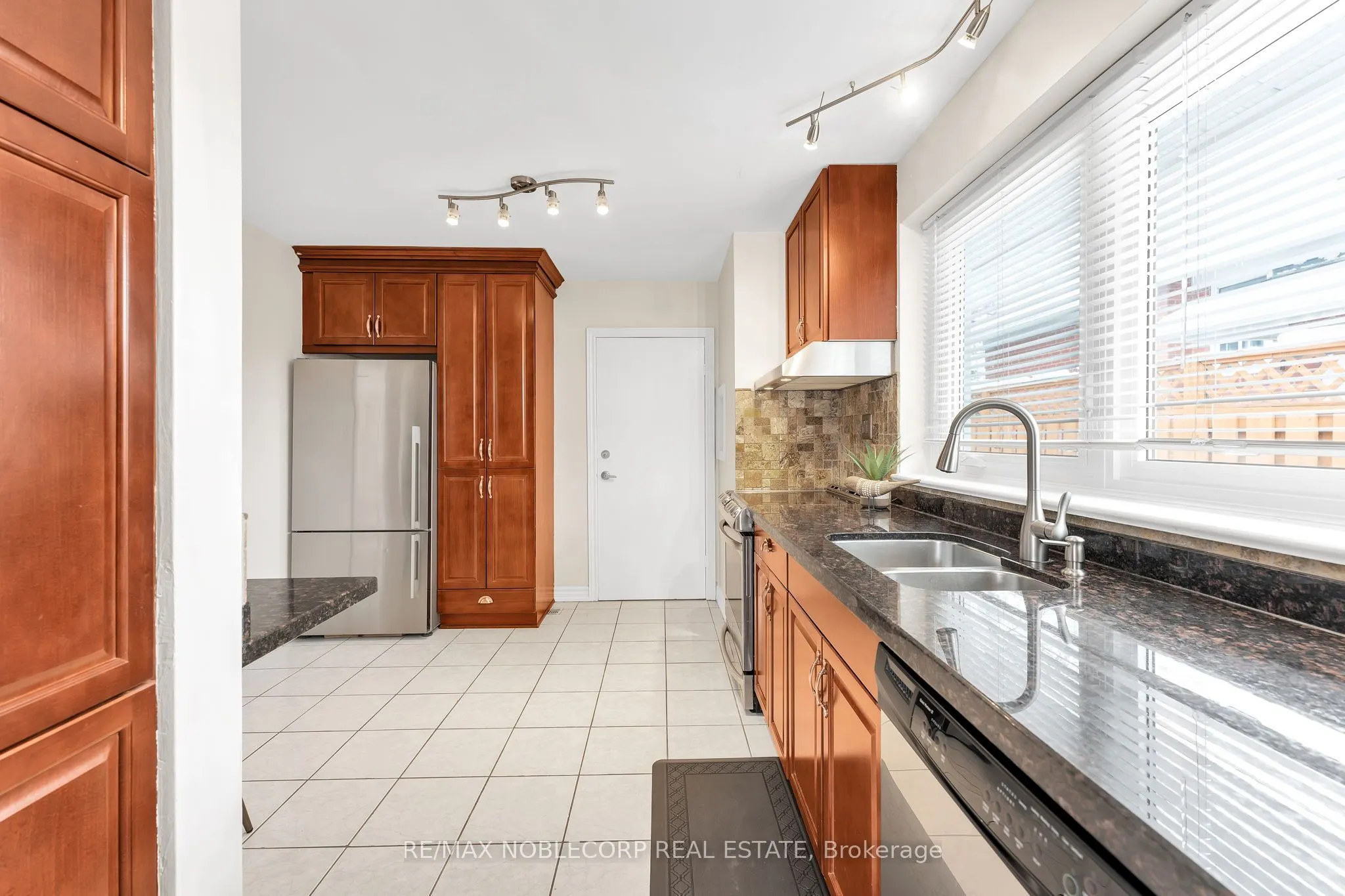 4230 Bloor Street W