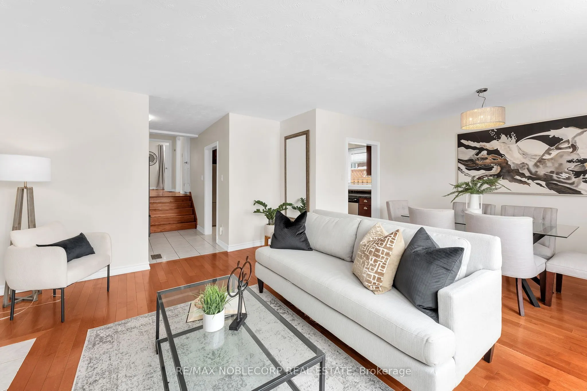 4230 Bloor Street W