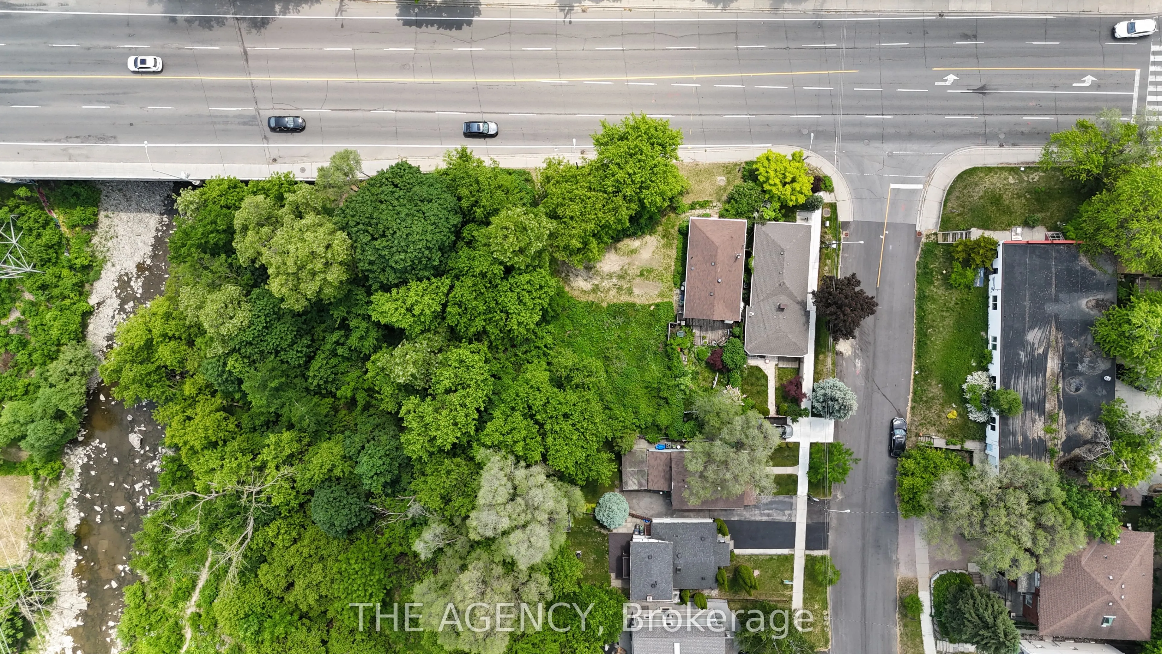 580 The Queensway