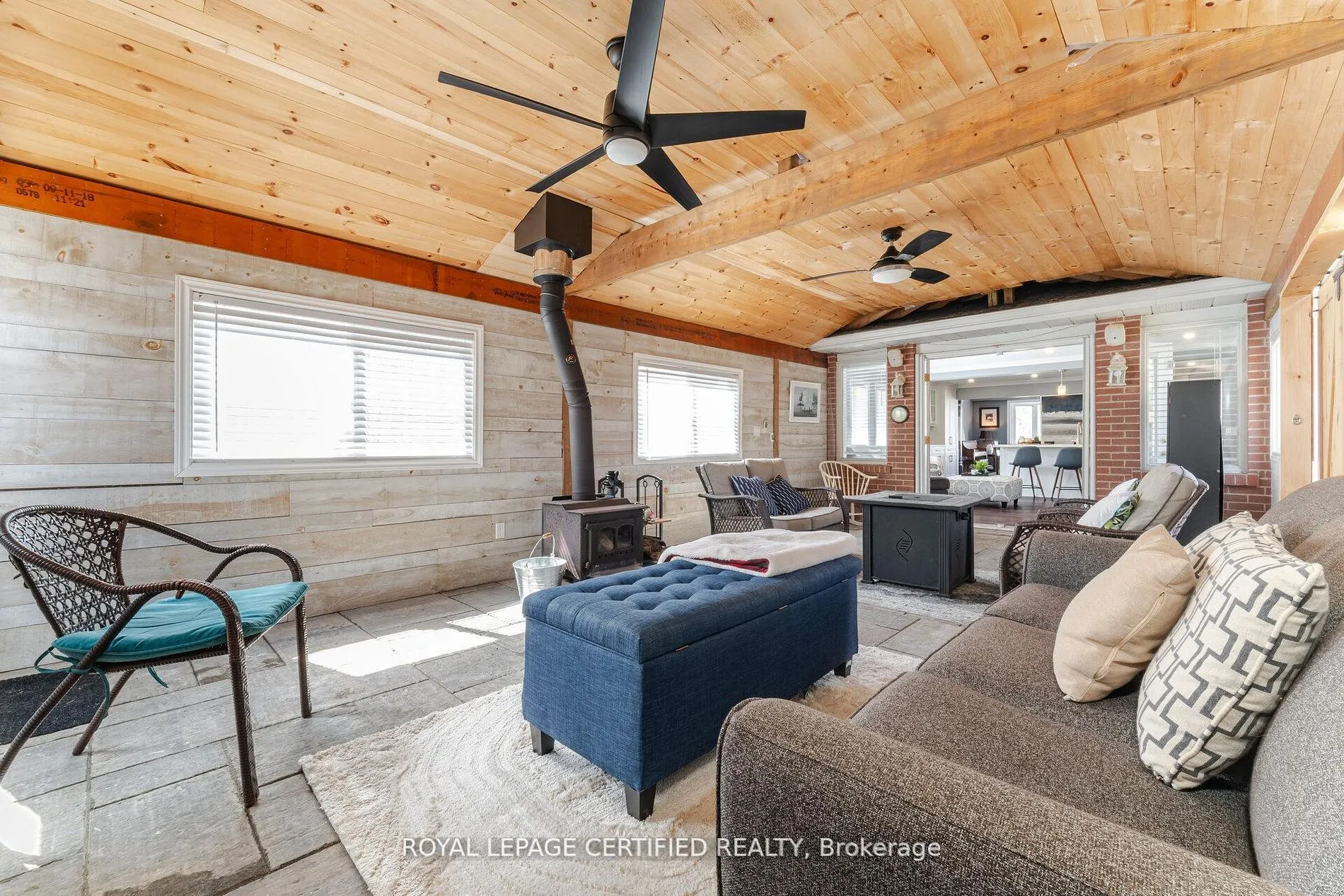 5 Stockman Crescent
