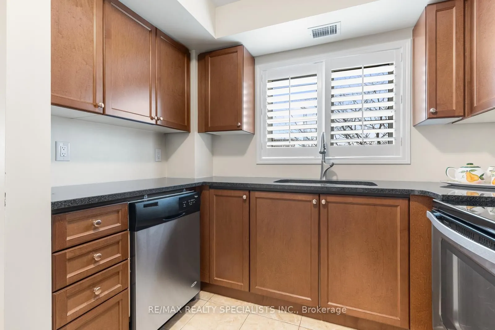 1045 Nadalin Heights #209