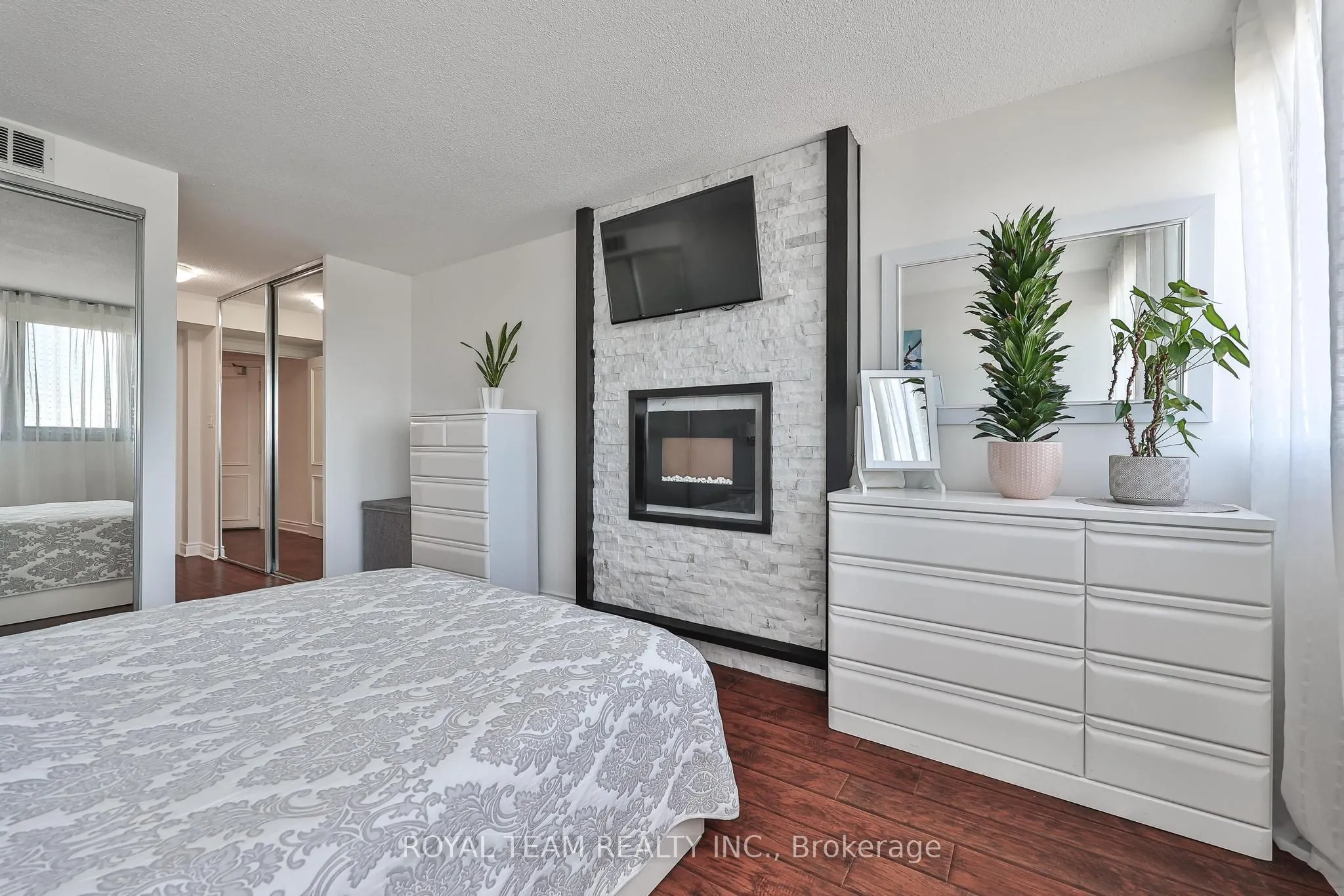 1333 Bloor Street #2004