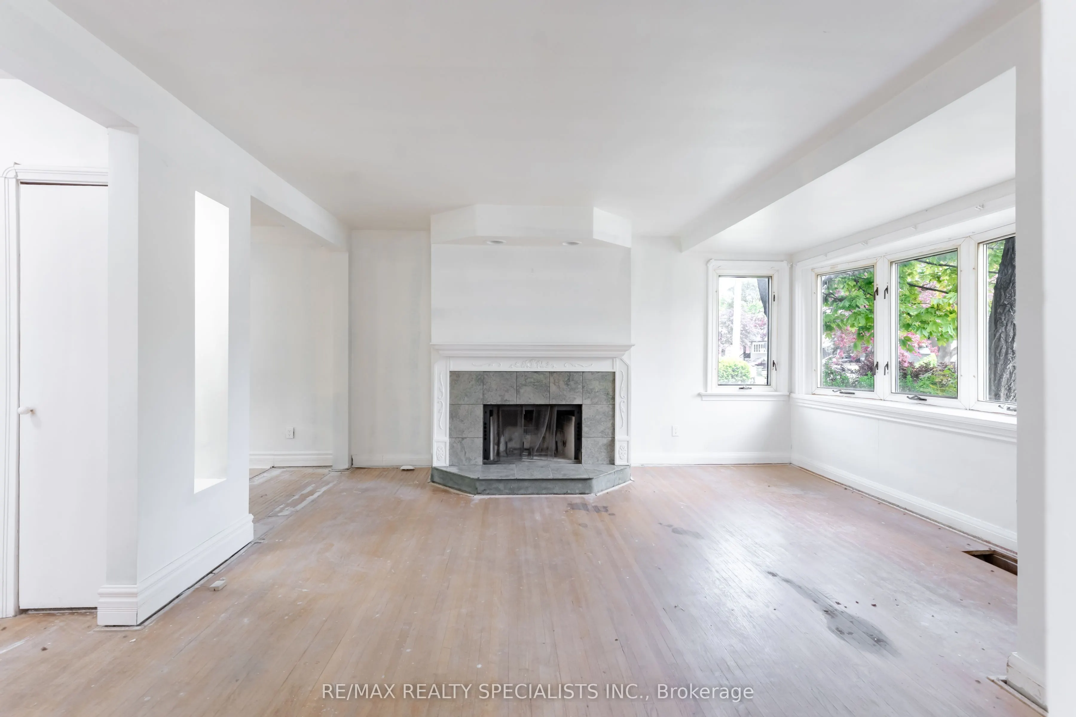 4 Elton Crescent