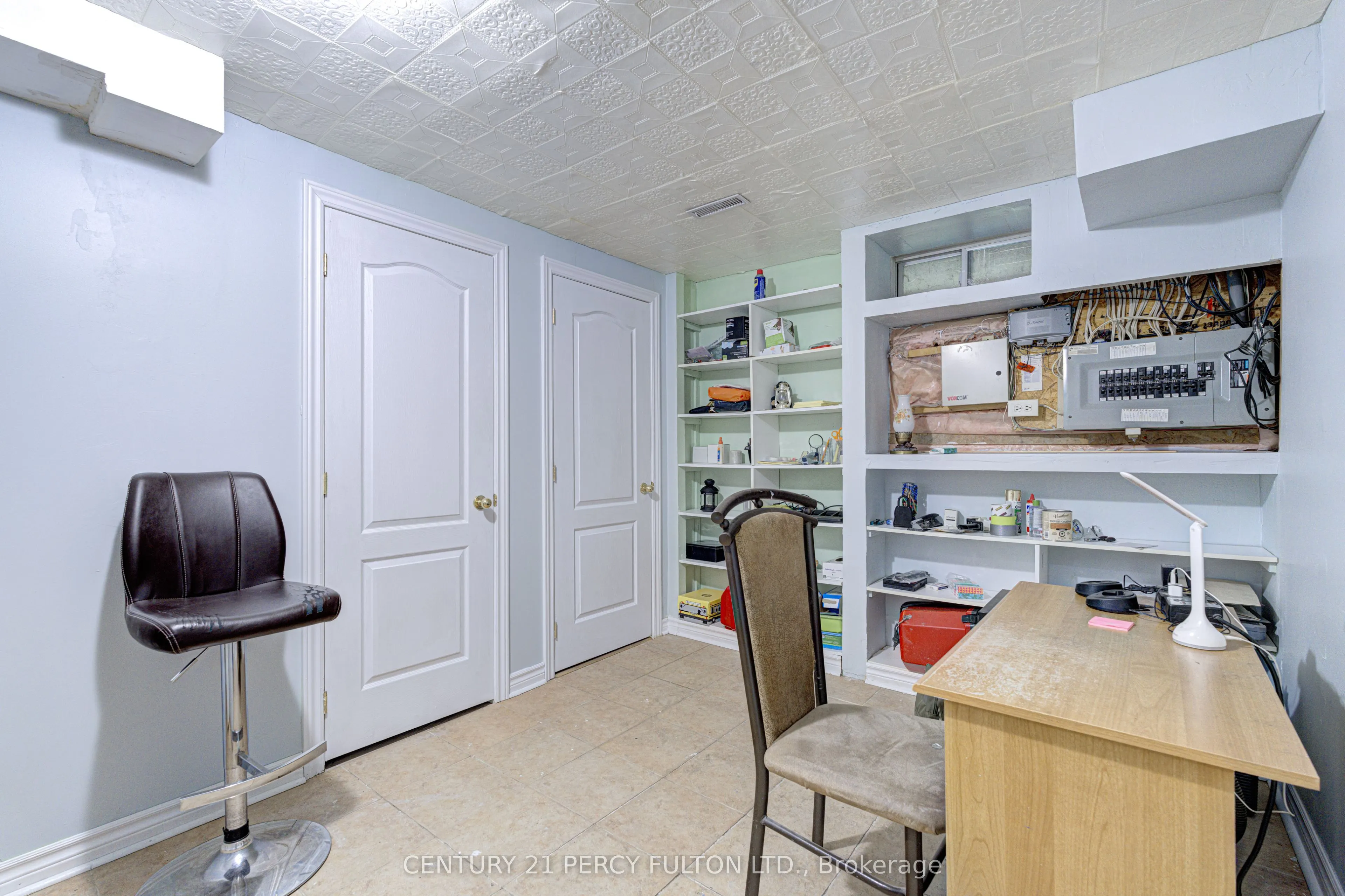 800 Dundas Street W #17