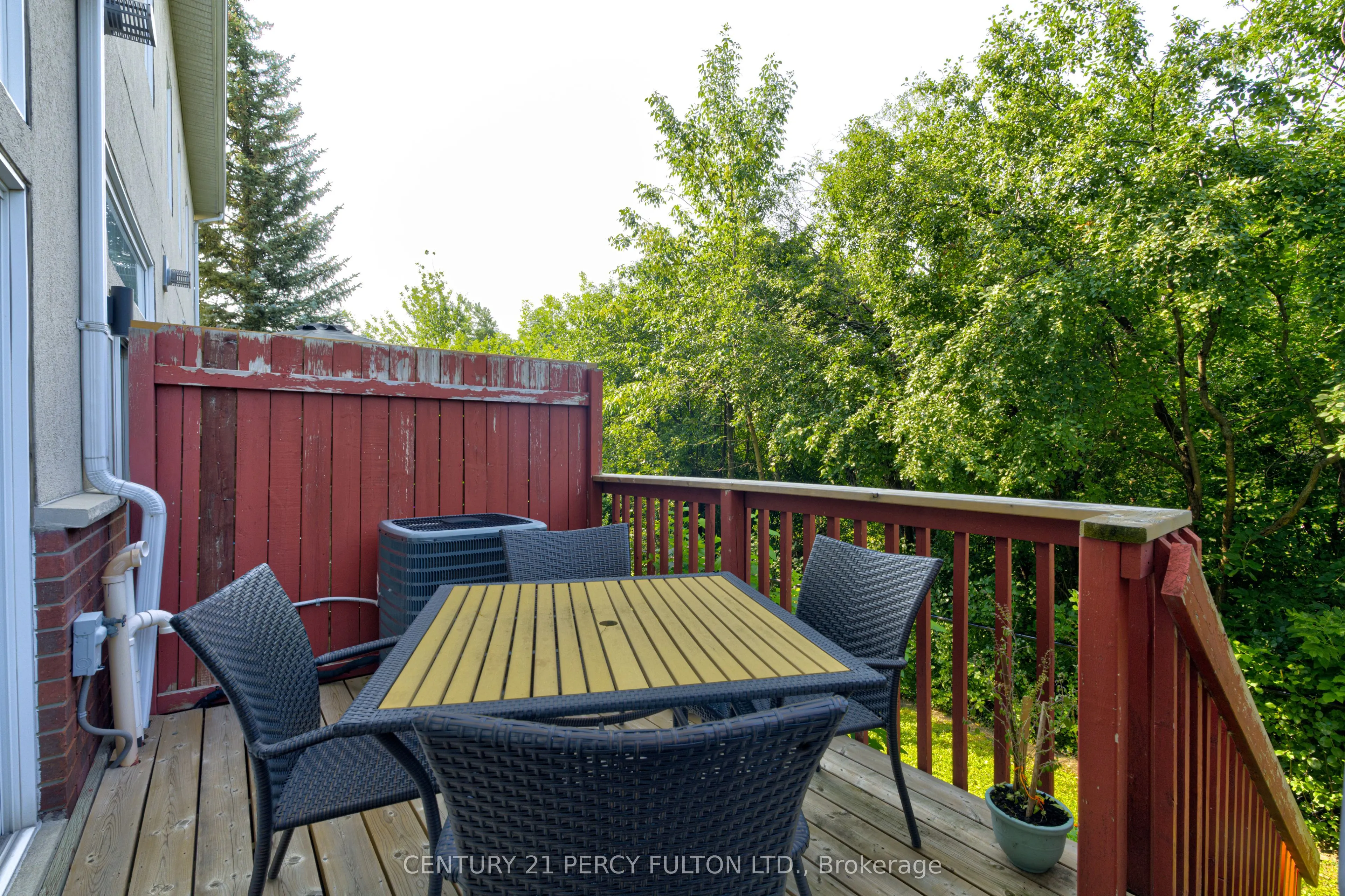 800 Dundas Street W #17