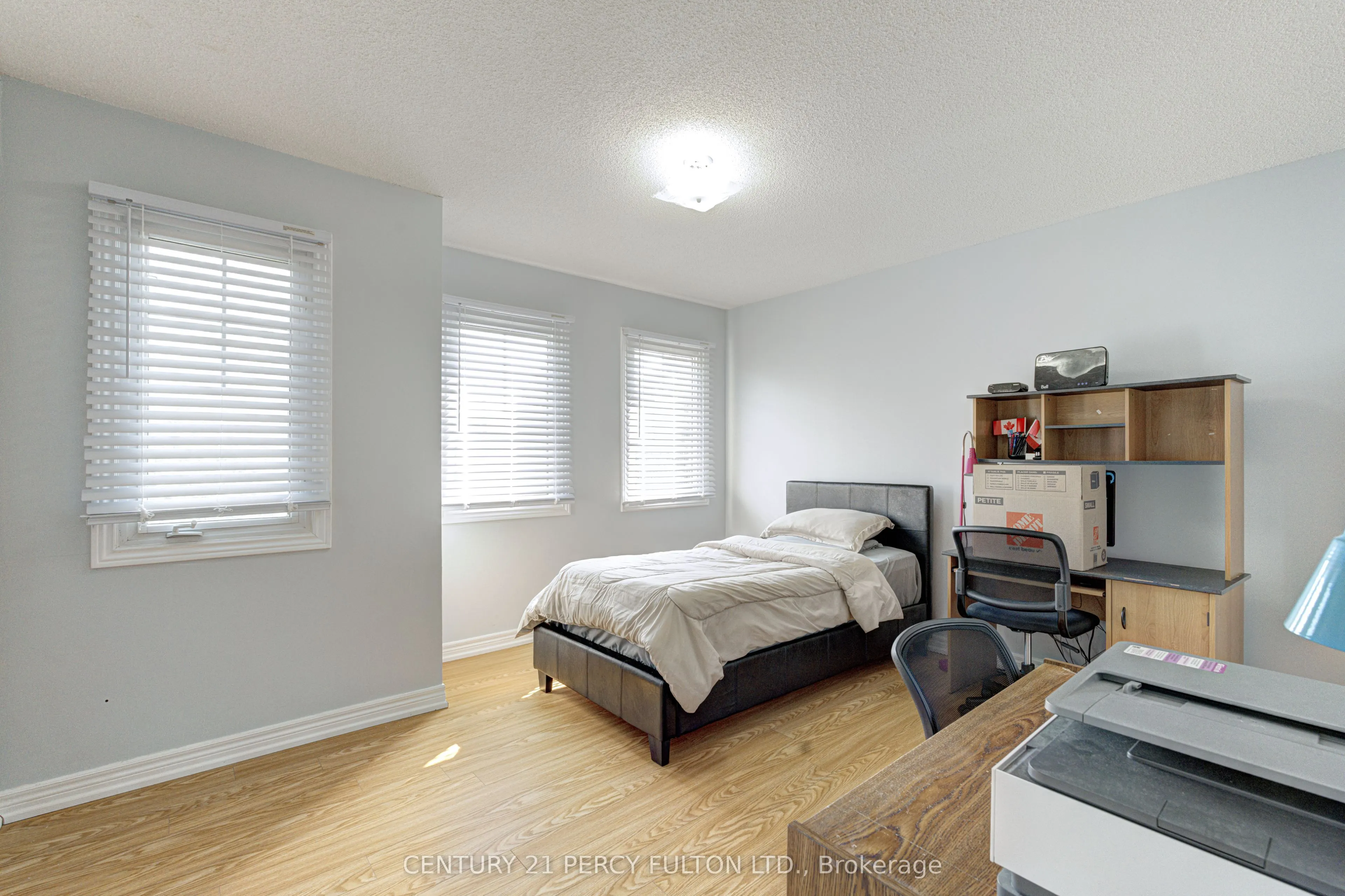 800 Dundas Street W #17