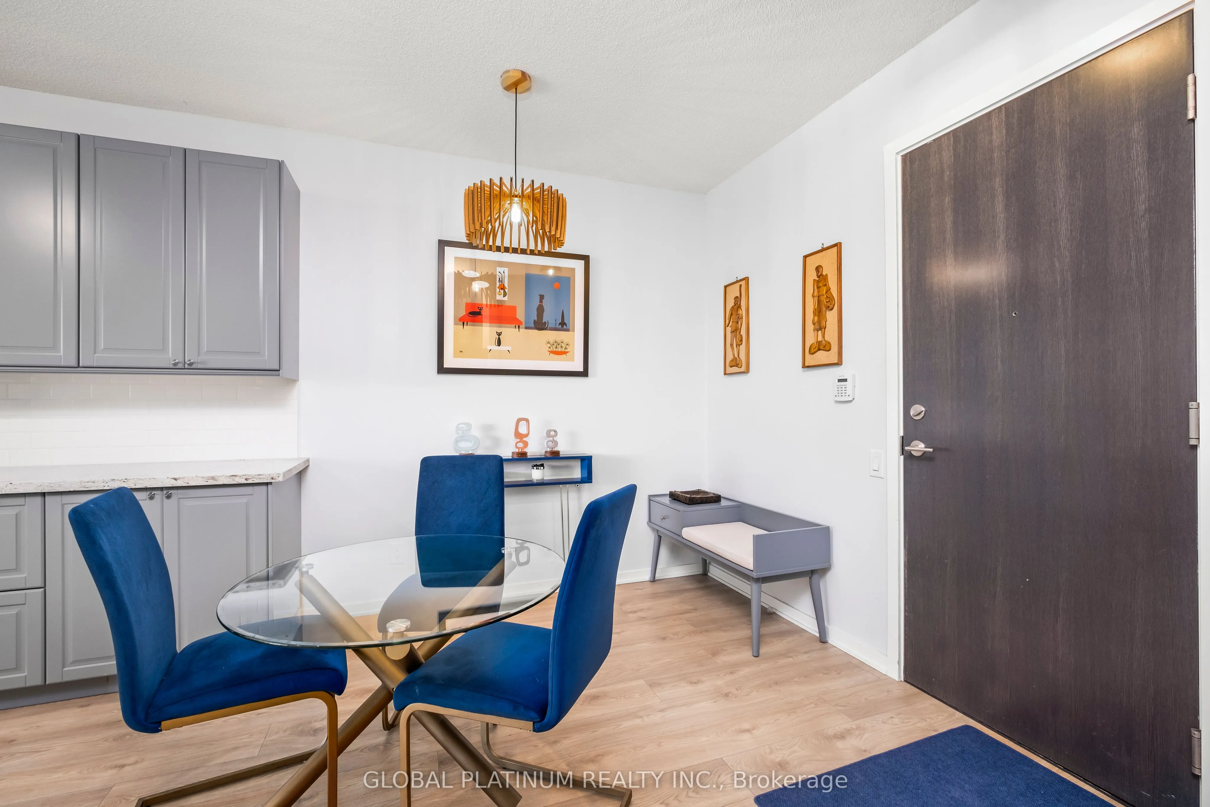 105 The Queensway Way #2014