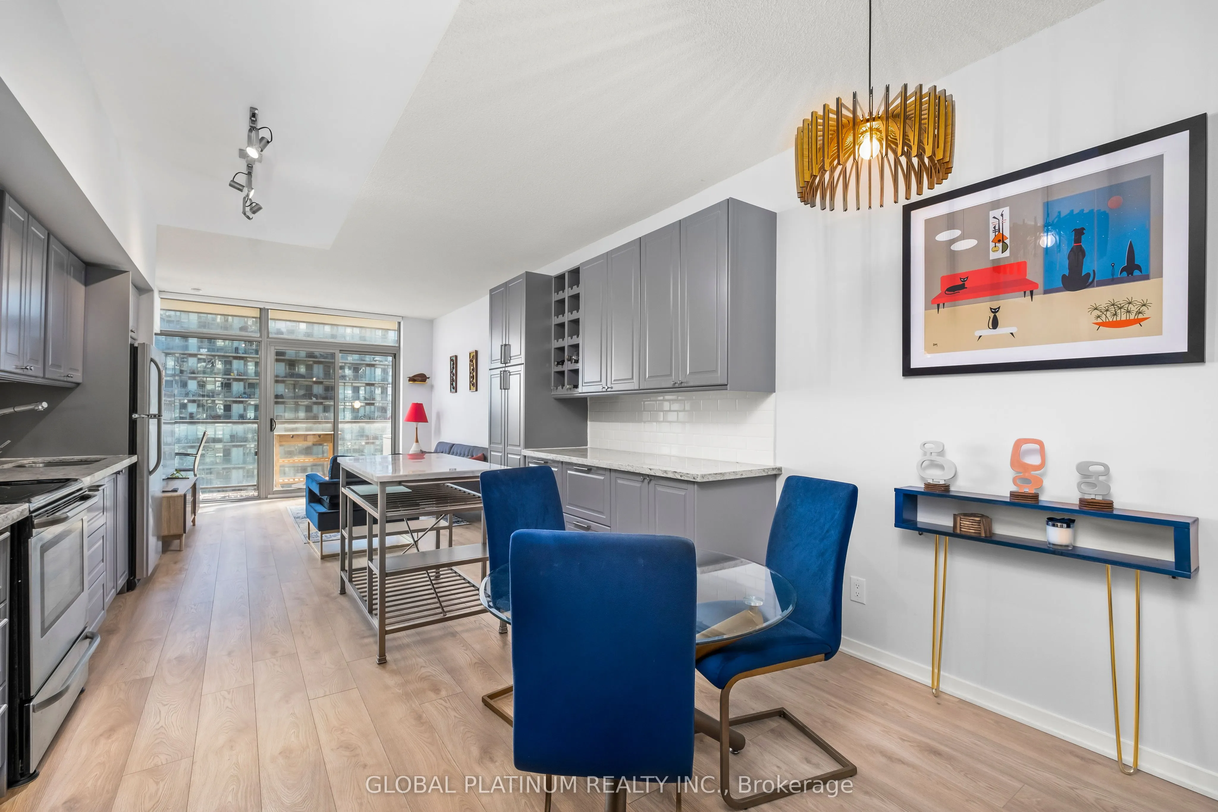 105 The Queensway Way #2014
