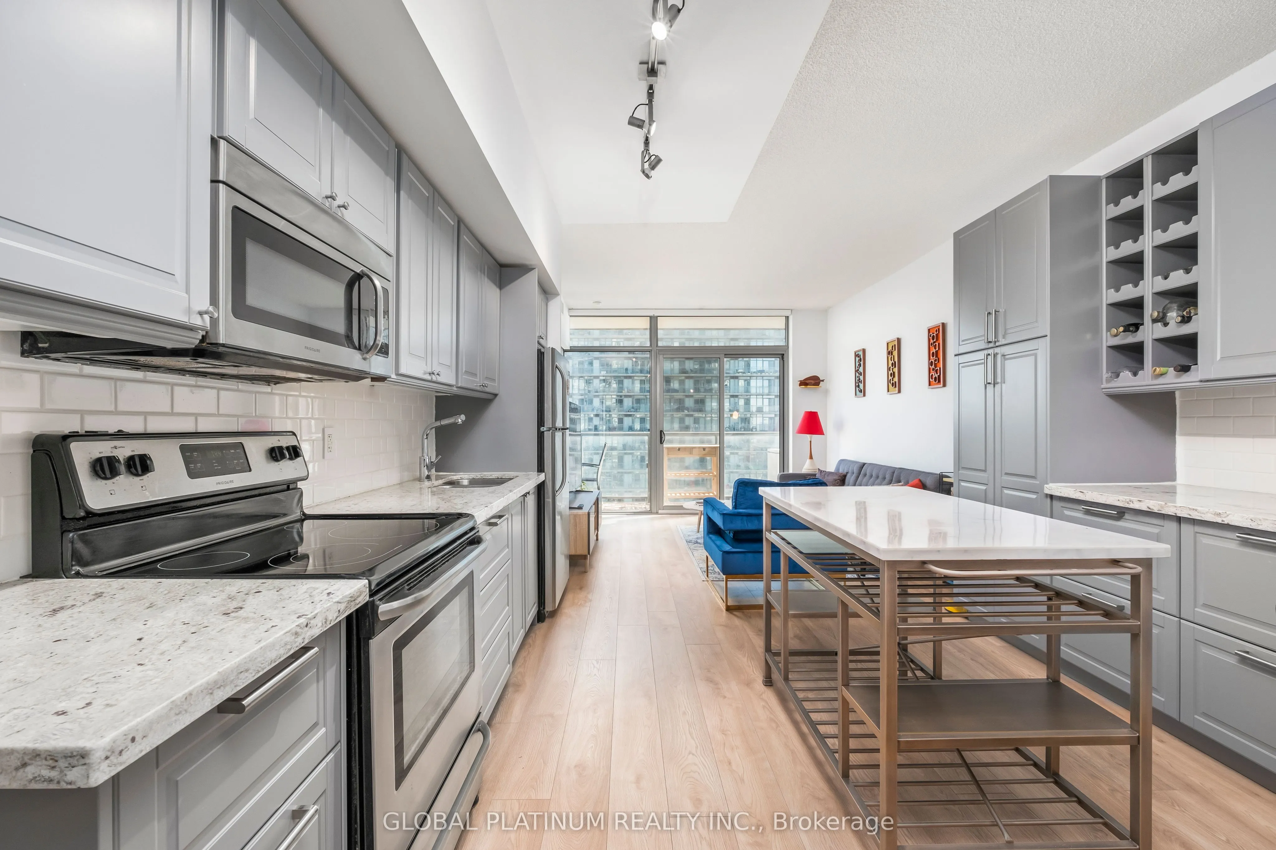 105 The Queensway Way #2014