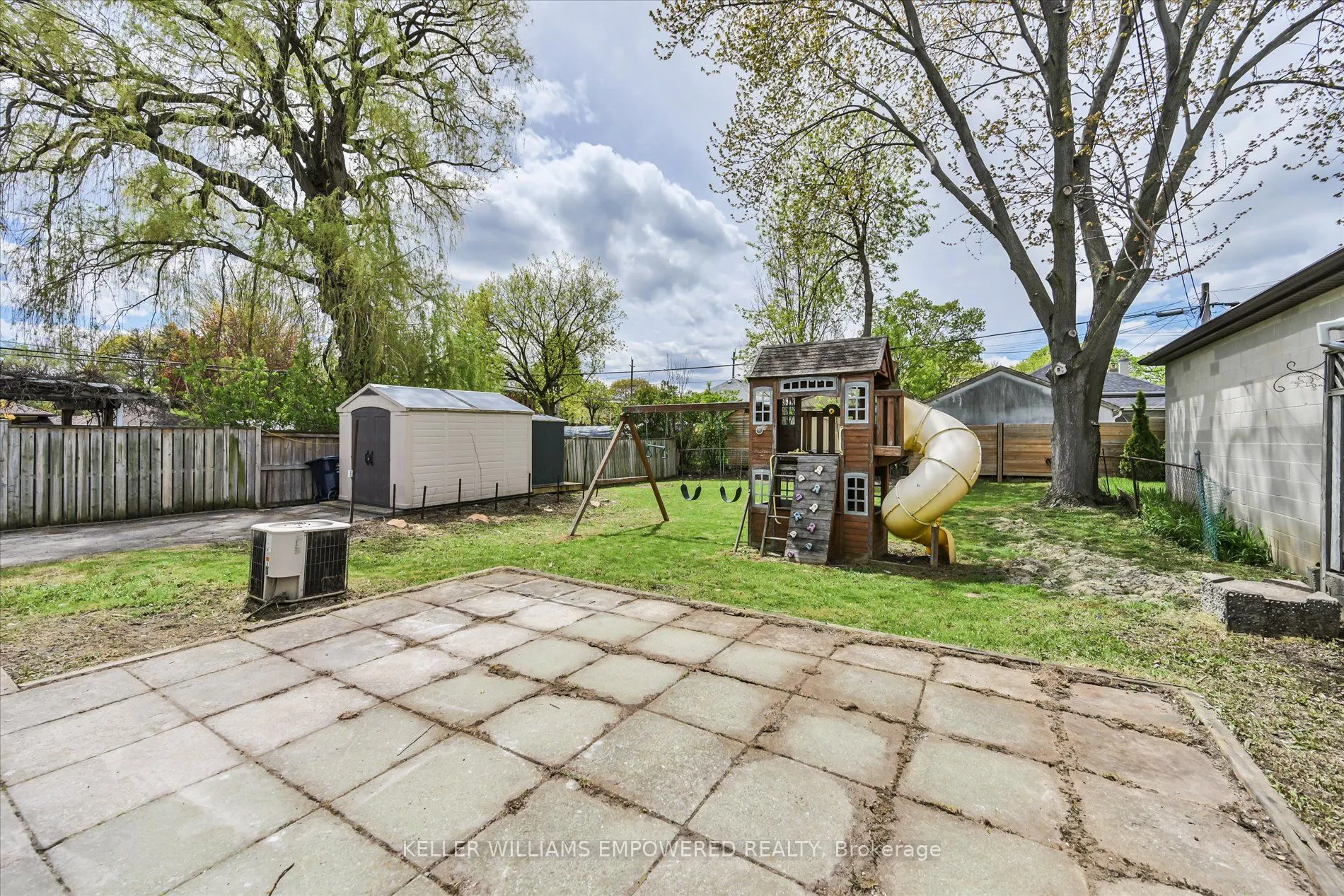 42 Deerhurst Avenue
