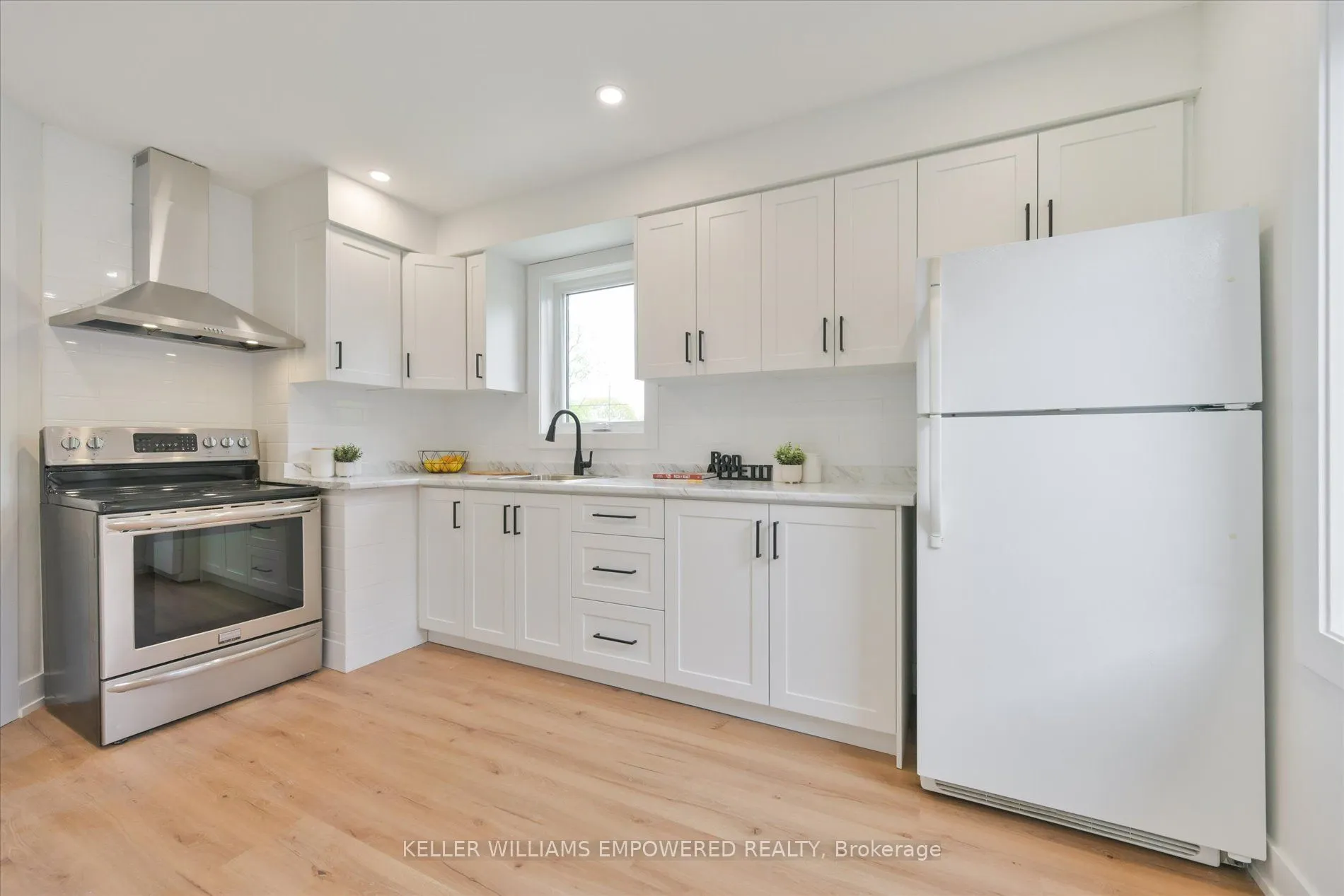 42 Deerhurst Avenue