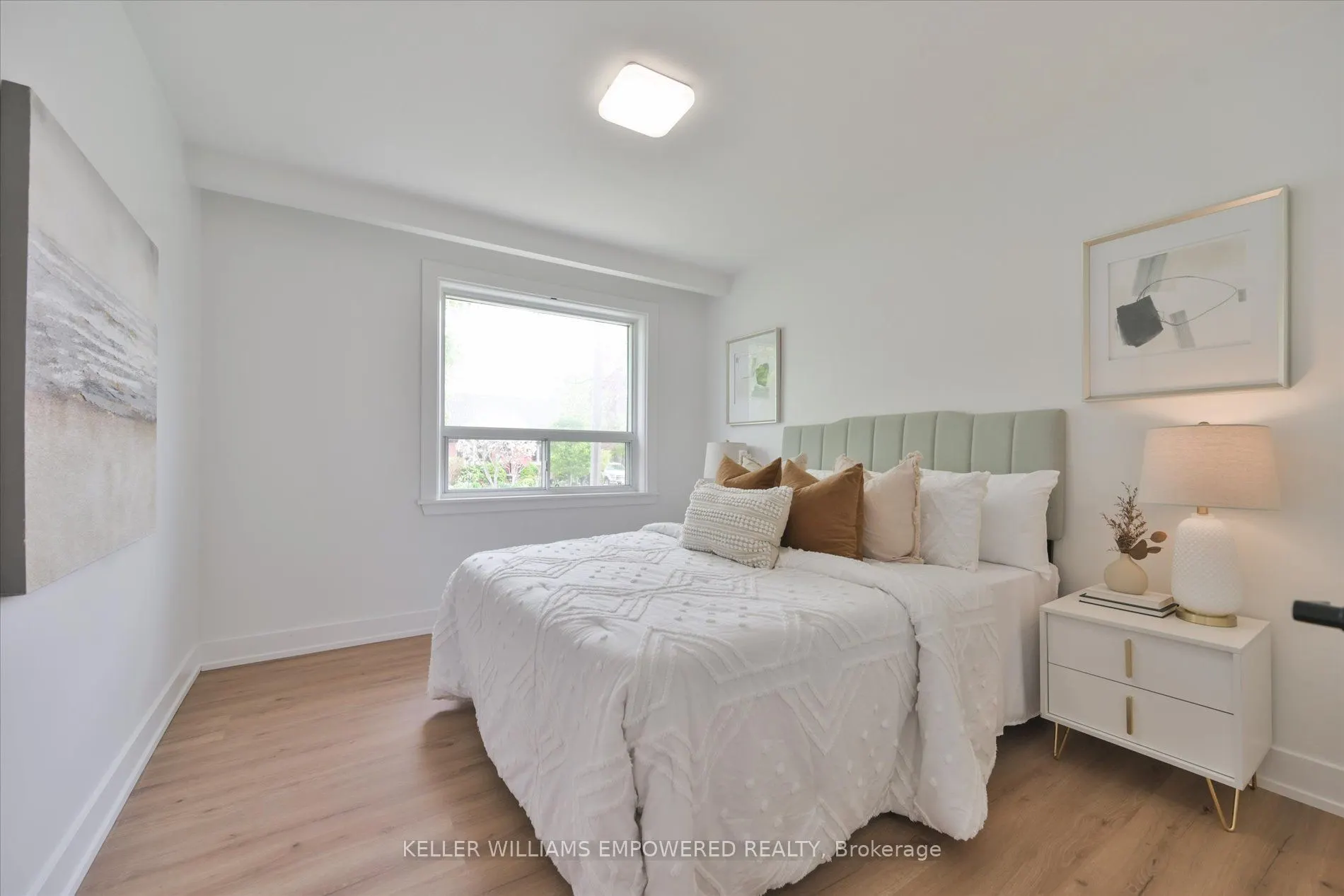 42 Deerhurst Avenue
