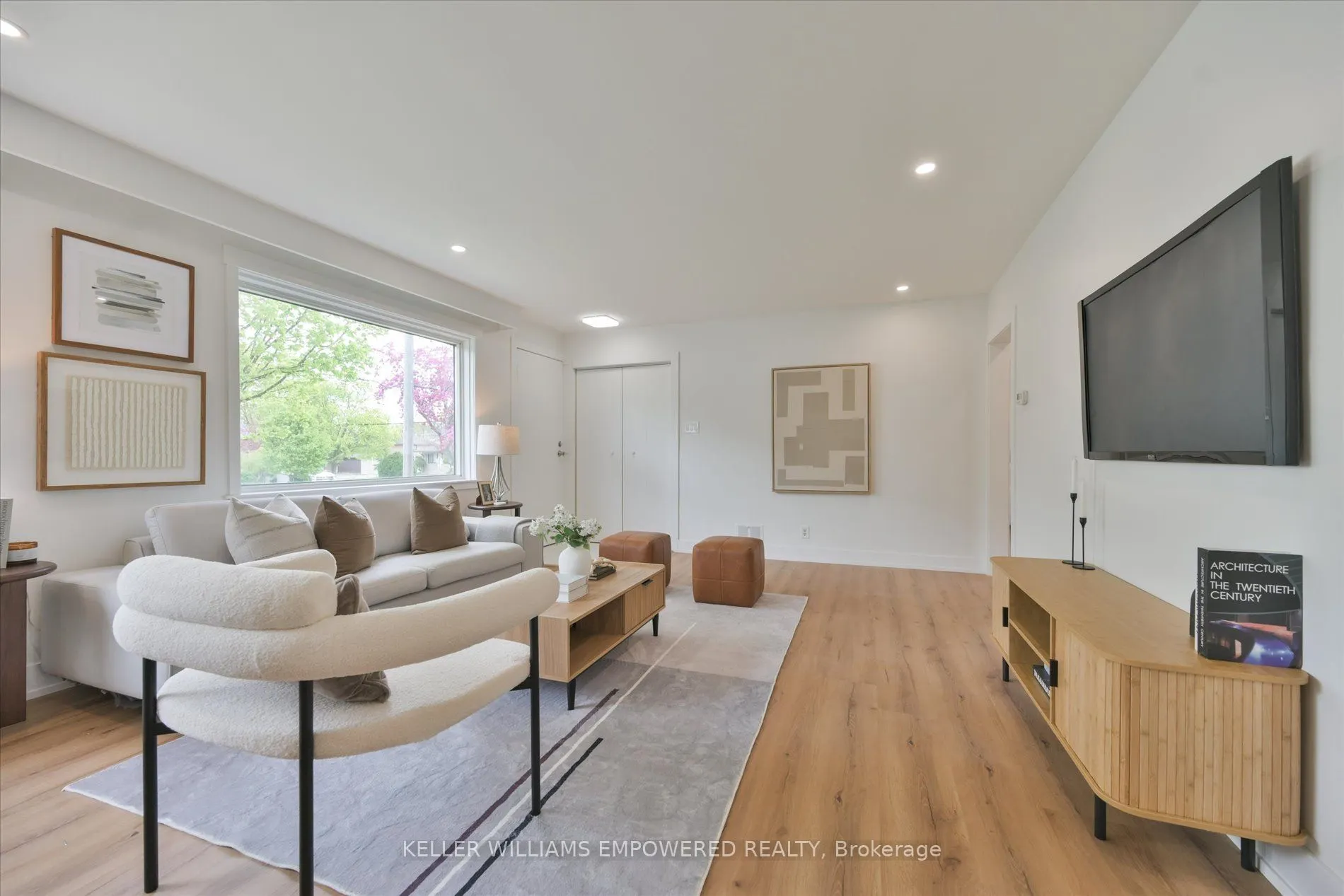 42 Deerhurst Avenue