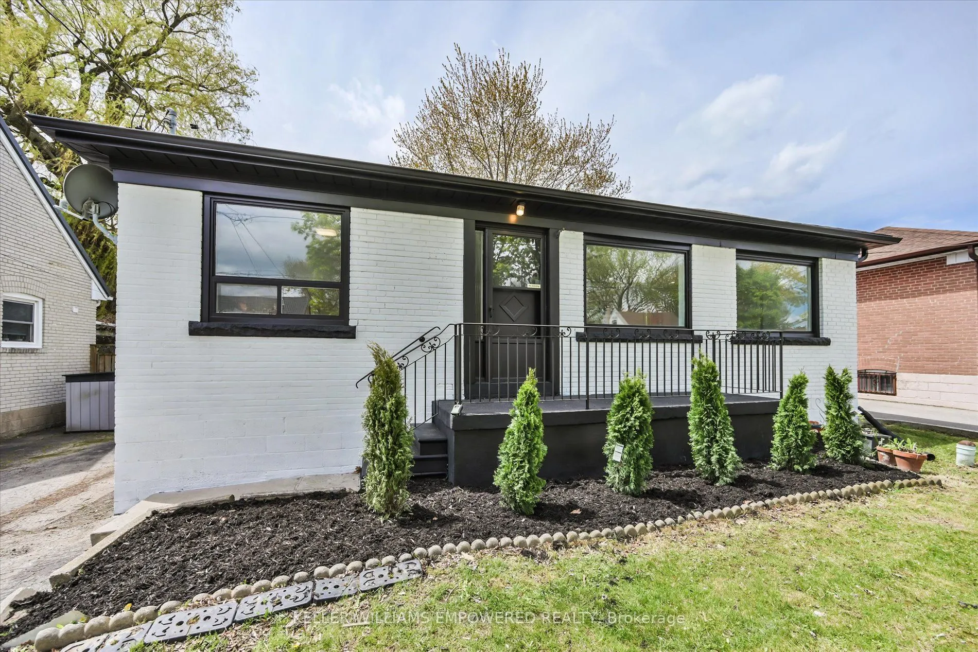 42 Deerhurst Avenue