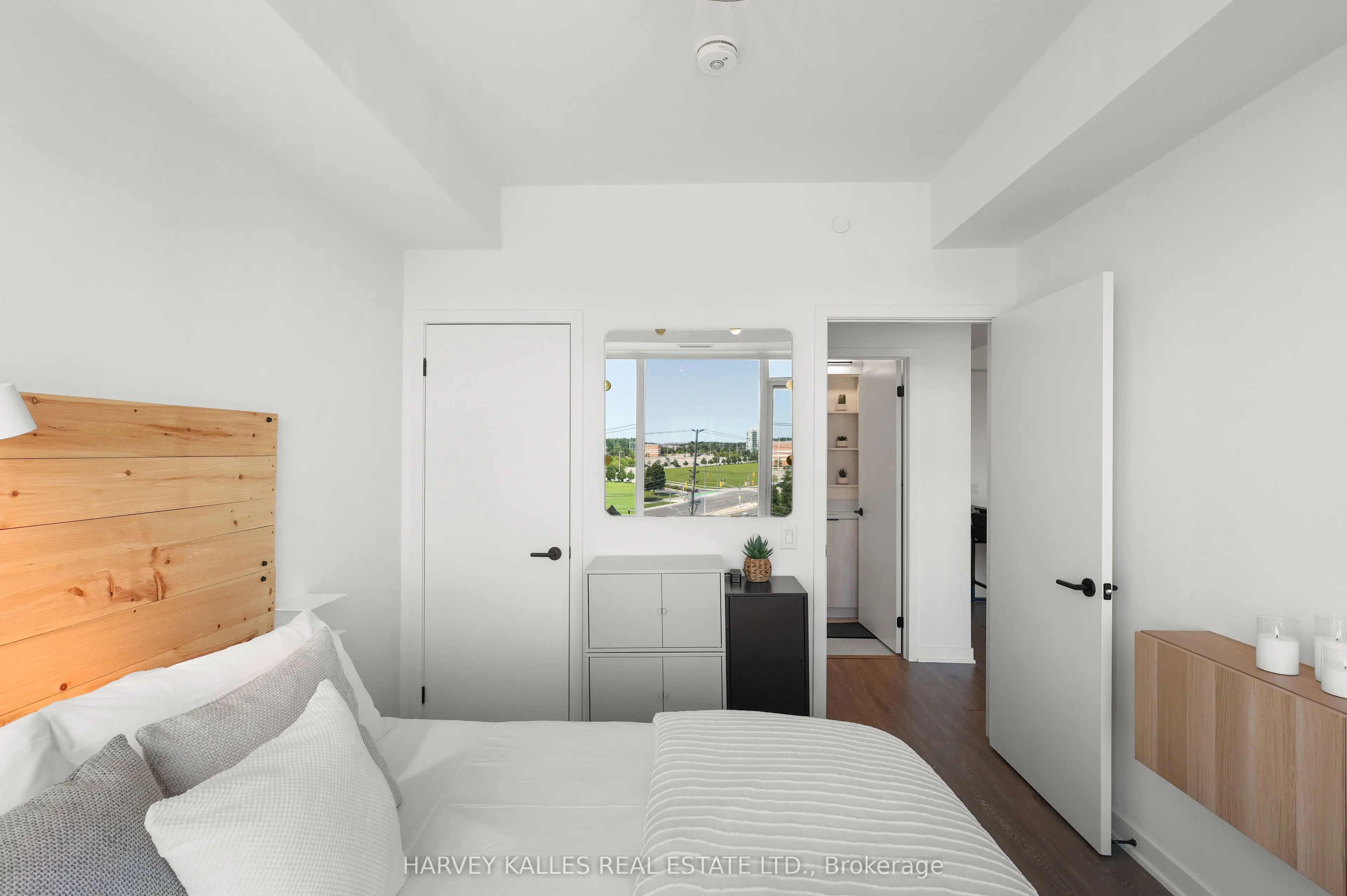 2495 Eglinton Avenue W #609