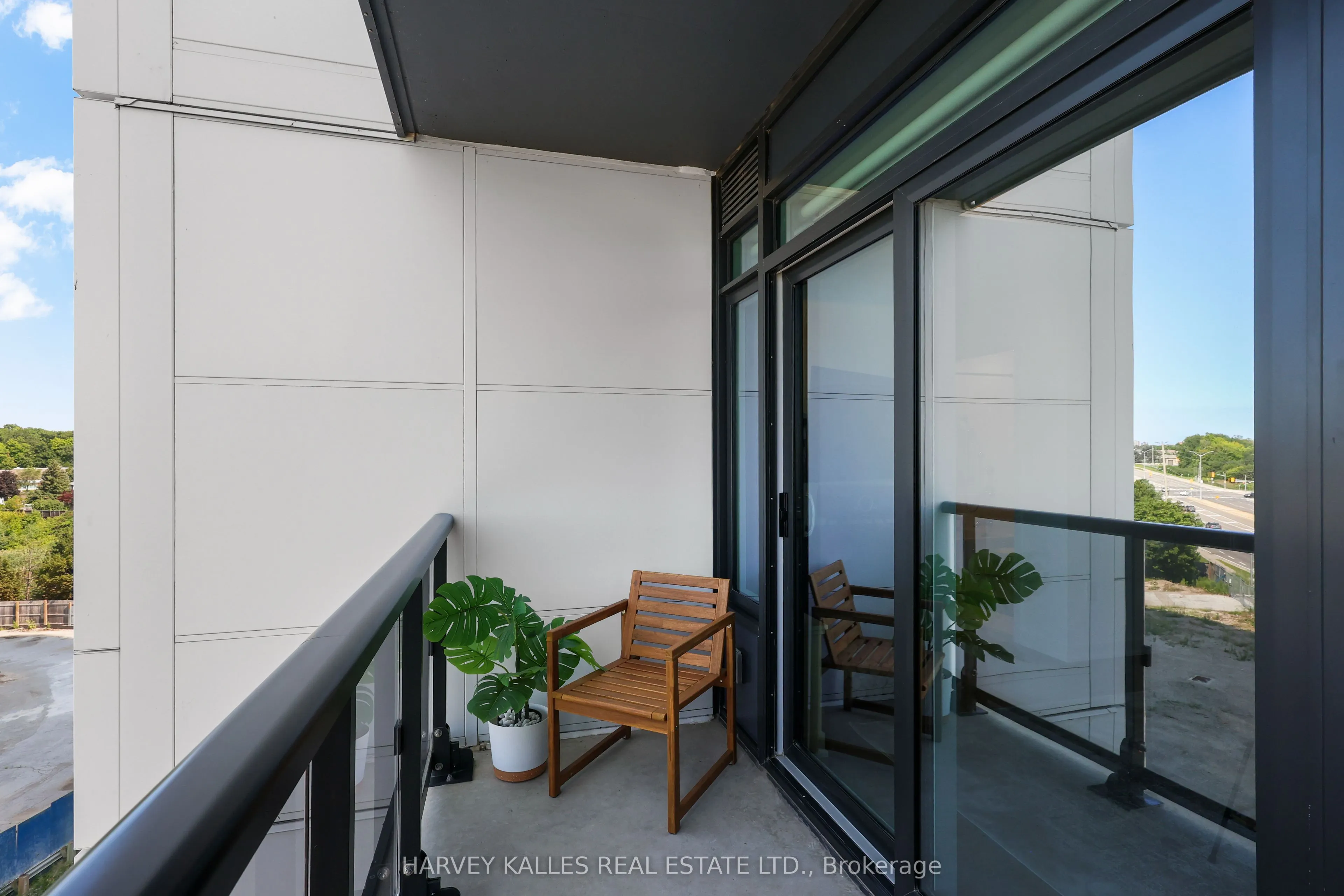 2495 Eglinton Avenue W #609