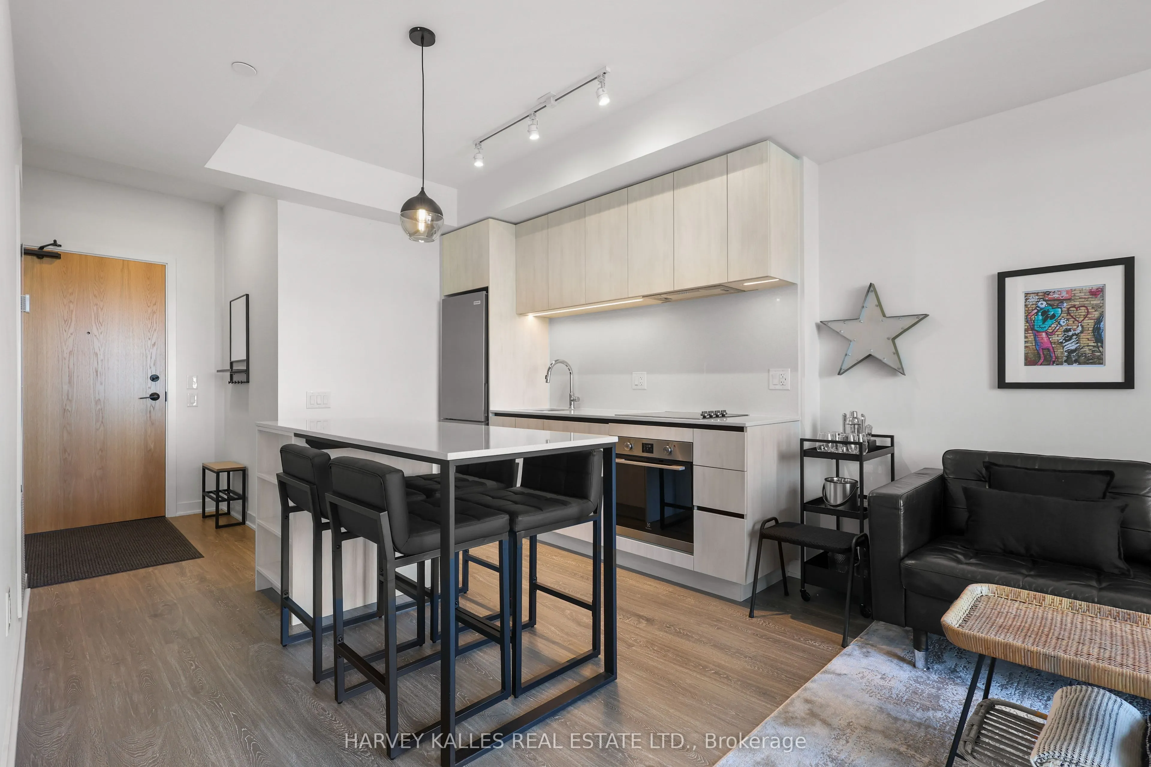 2495 Eglinton Avenue W #609