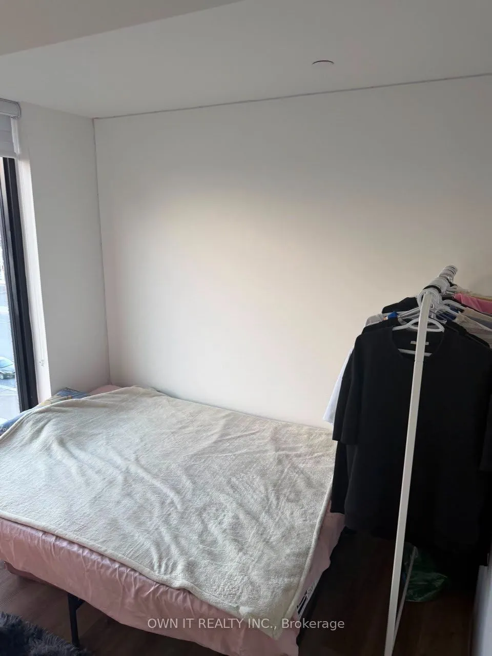 86 Dundas Street E #403