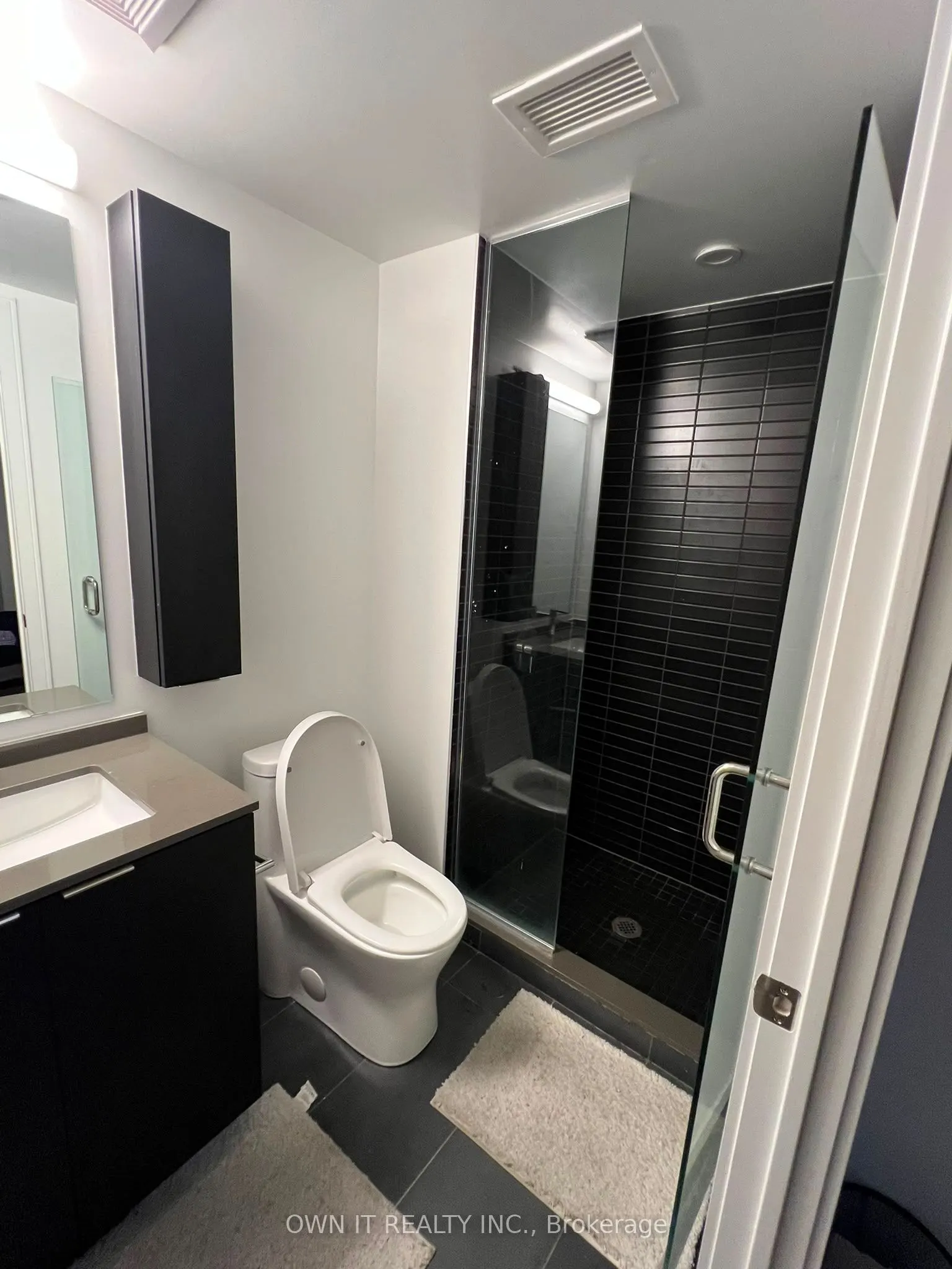 86 Dundas Street E #403