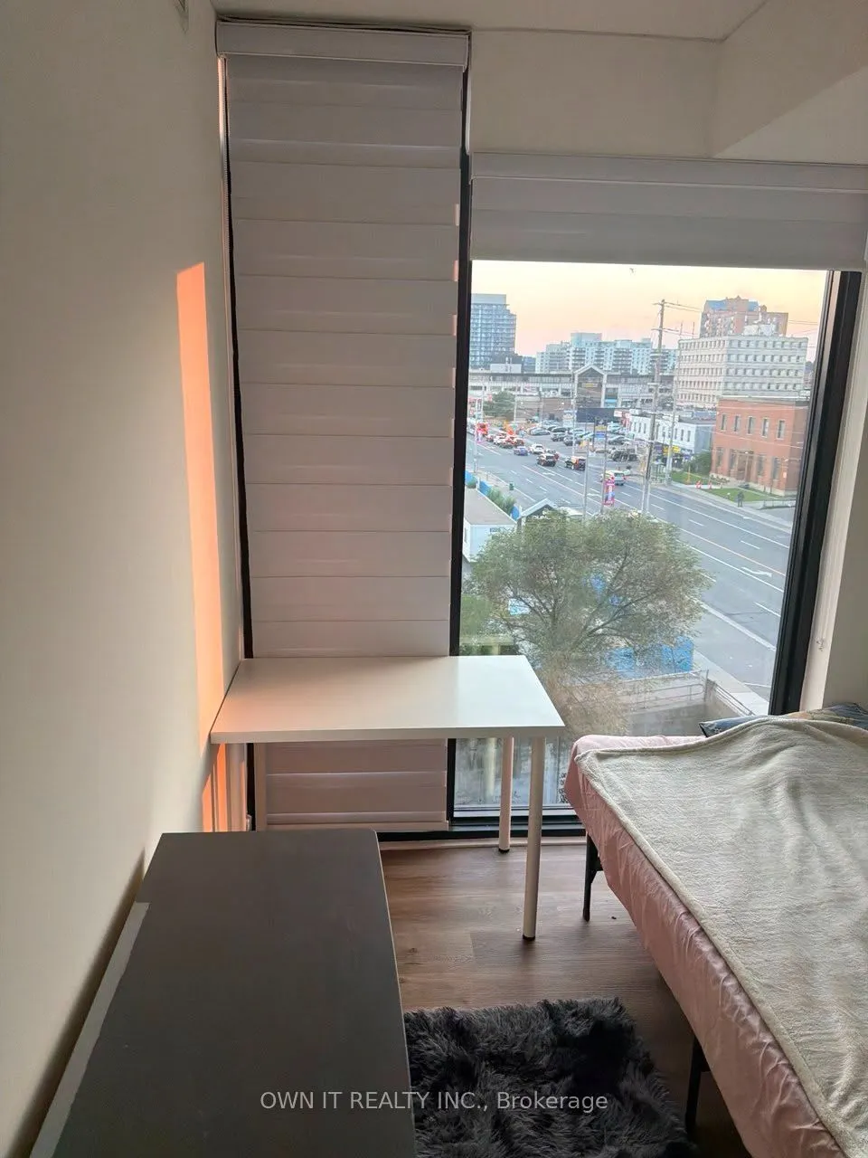 86 Dundas Street E #403