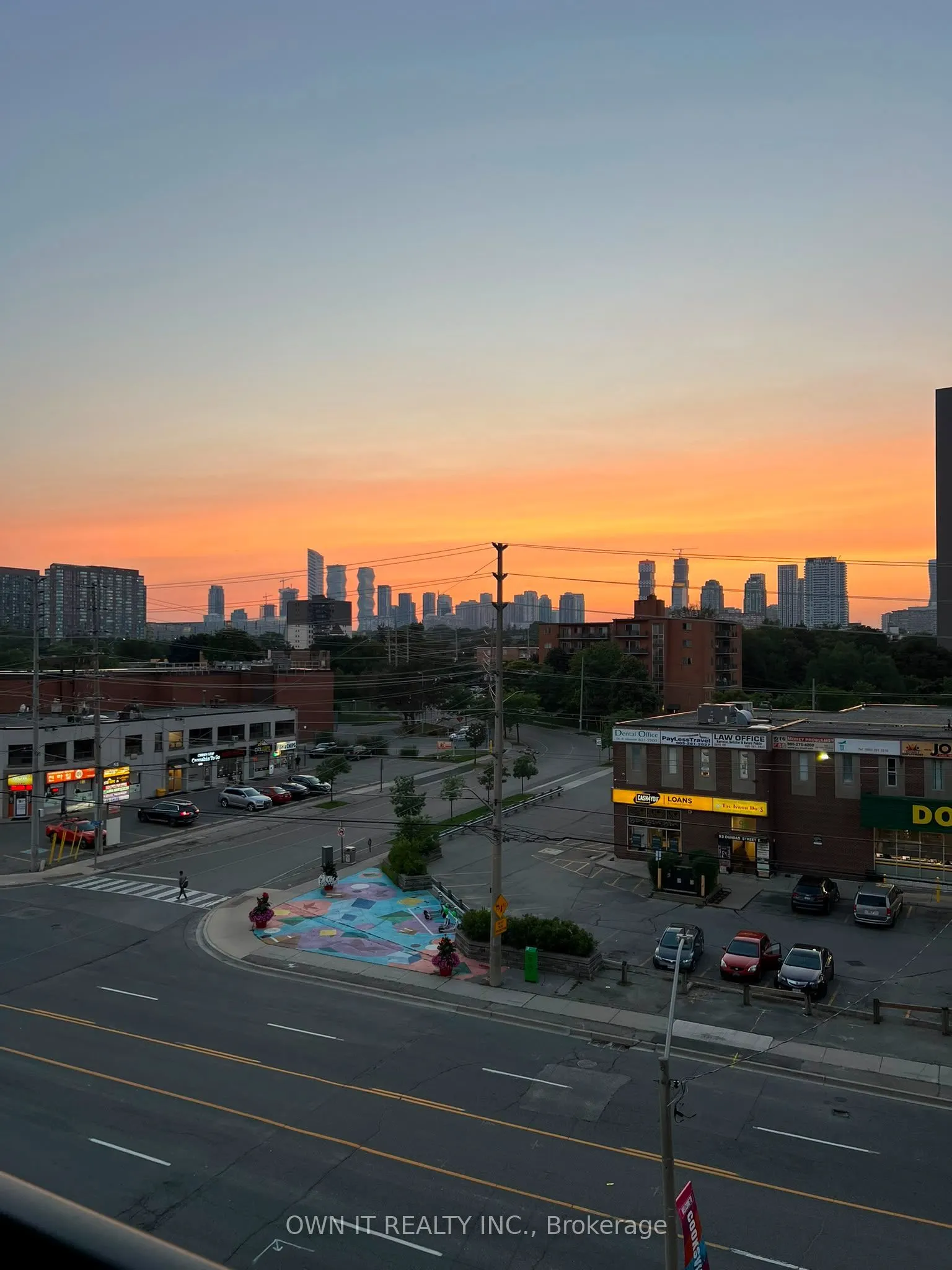 86 Dundas Street E #403