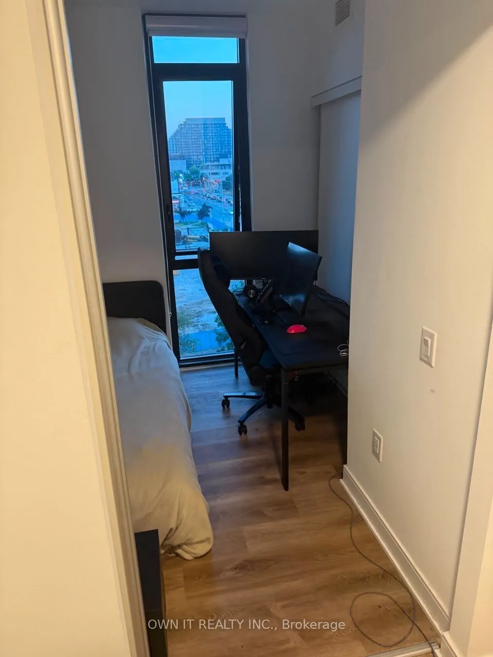 86 Dundas Street E #403