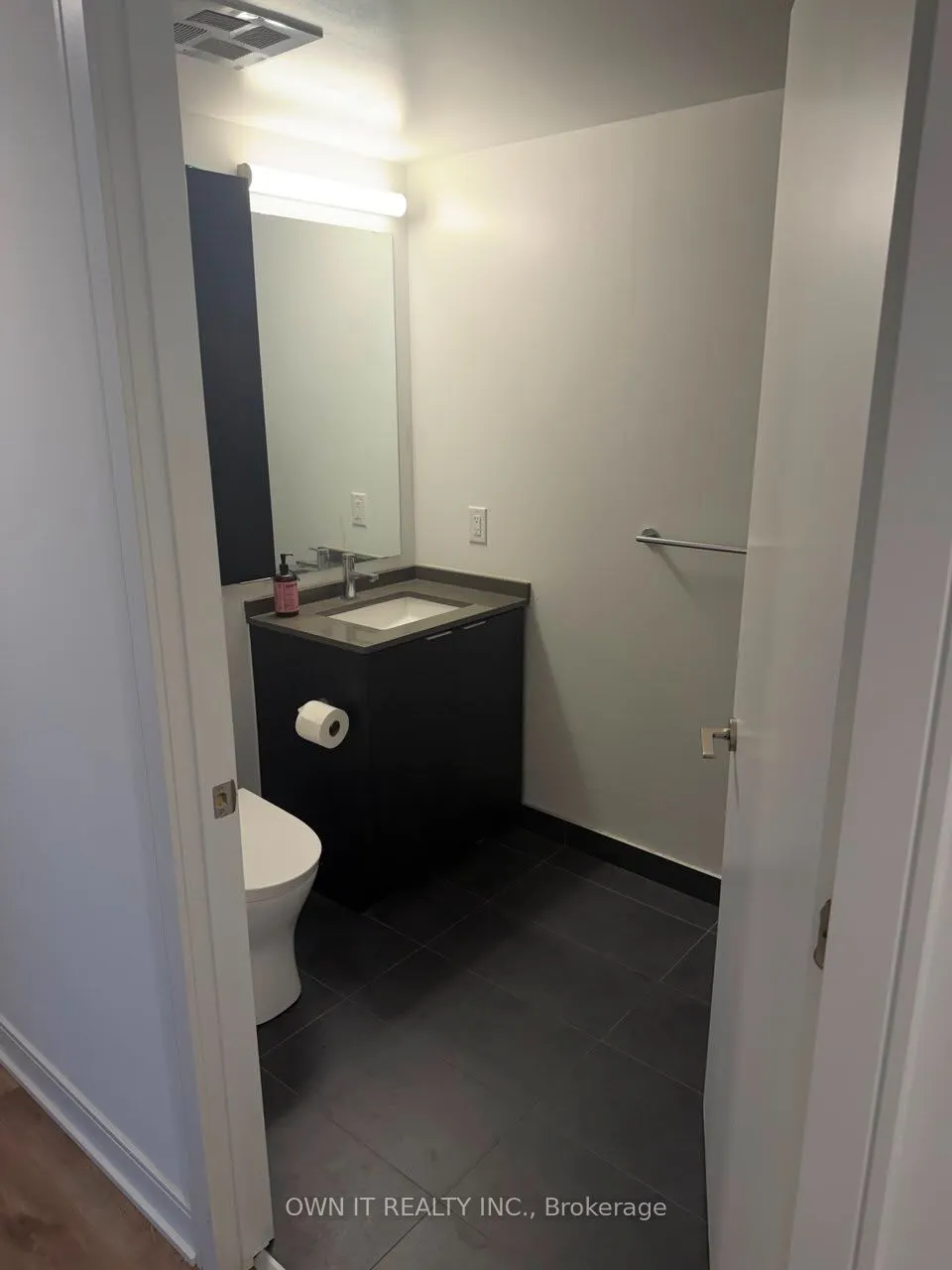 86 Dundas Street E #403
