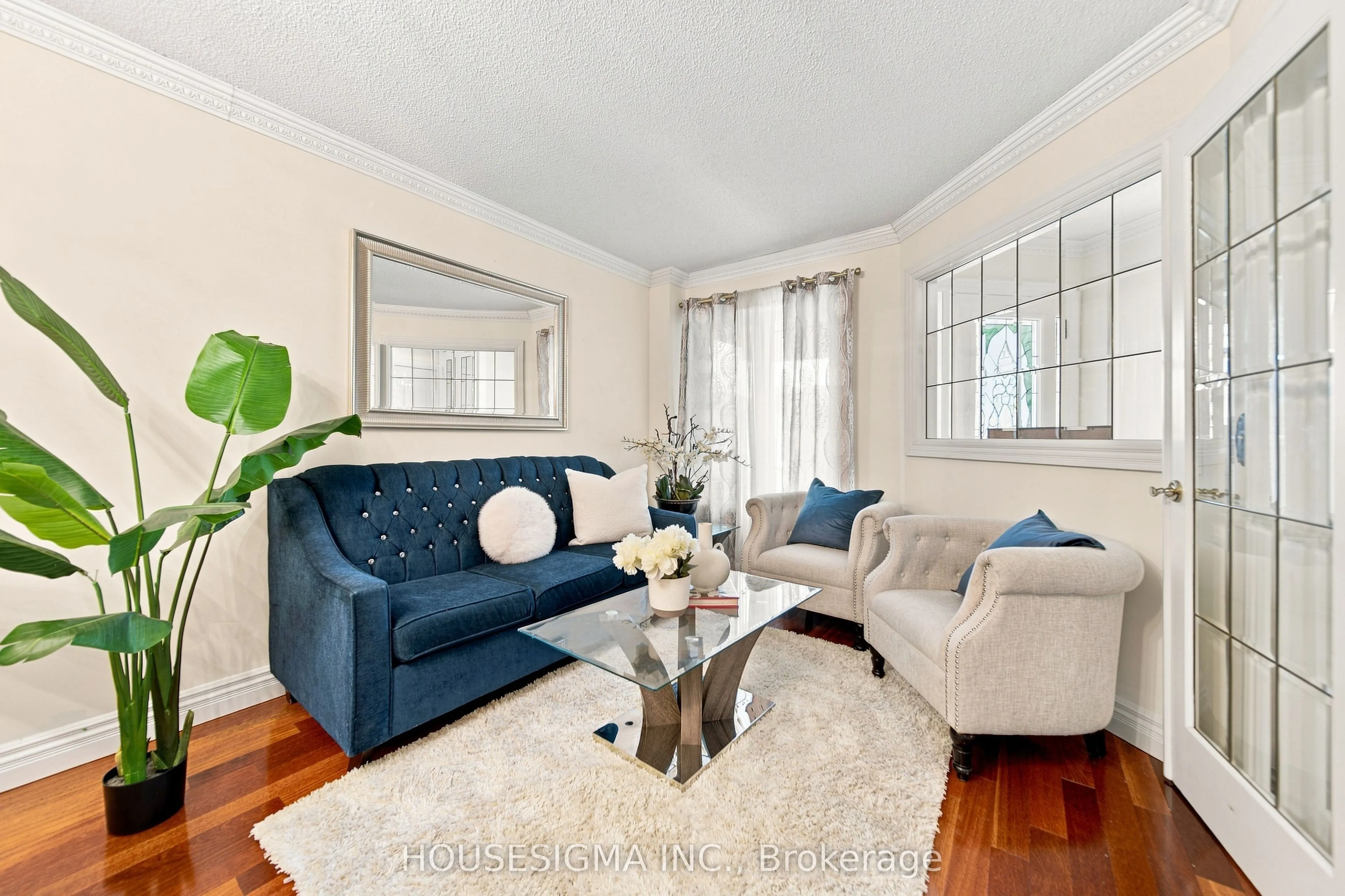 902 Applecroft Circle