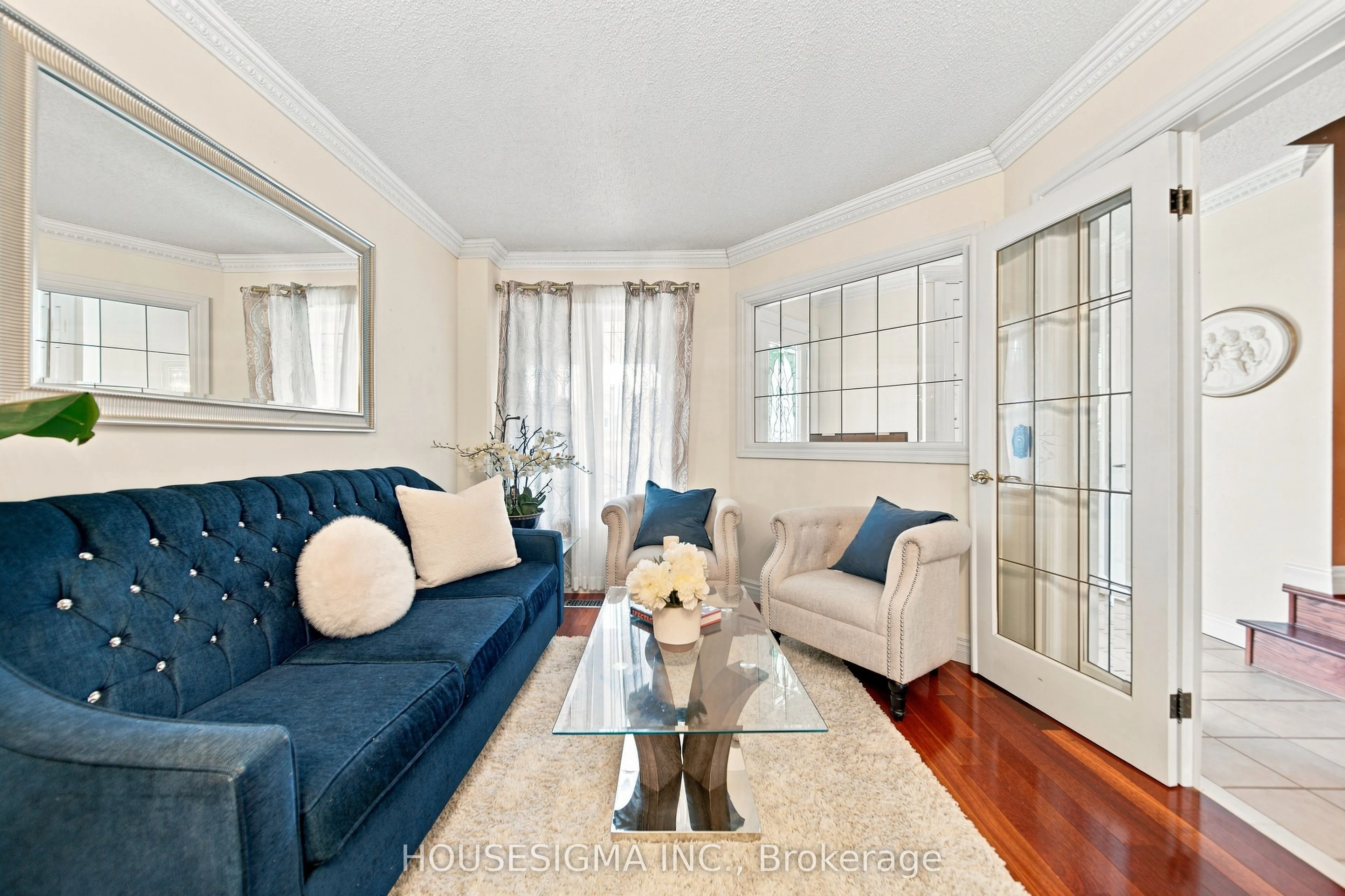 902 Applecroft Circle