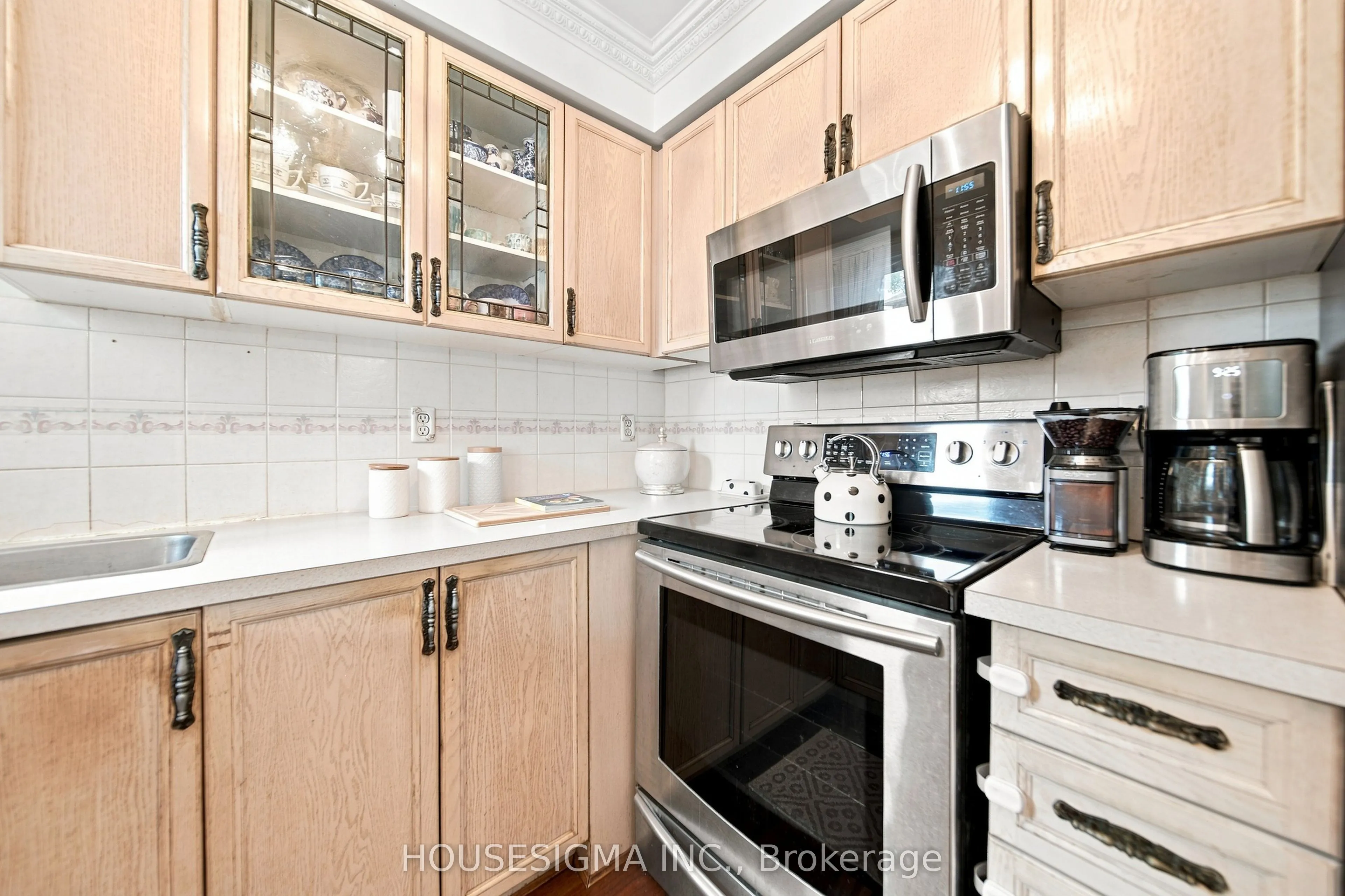 902 Applecroft Circle