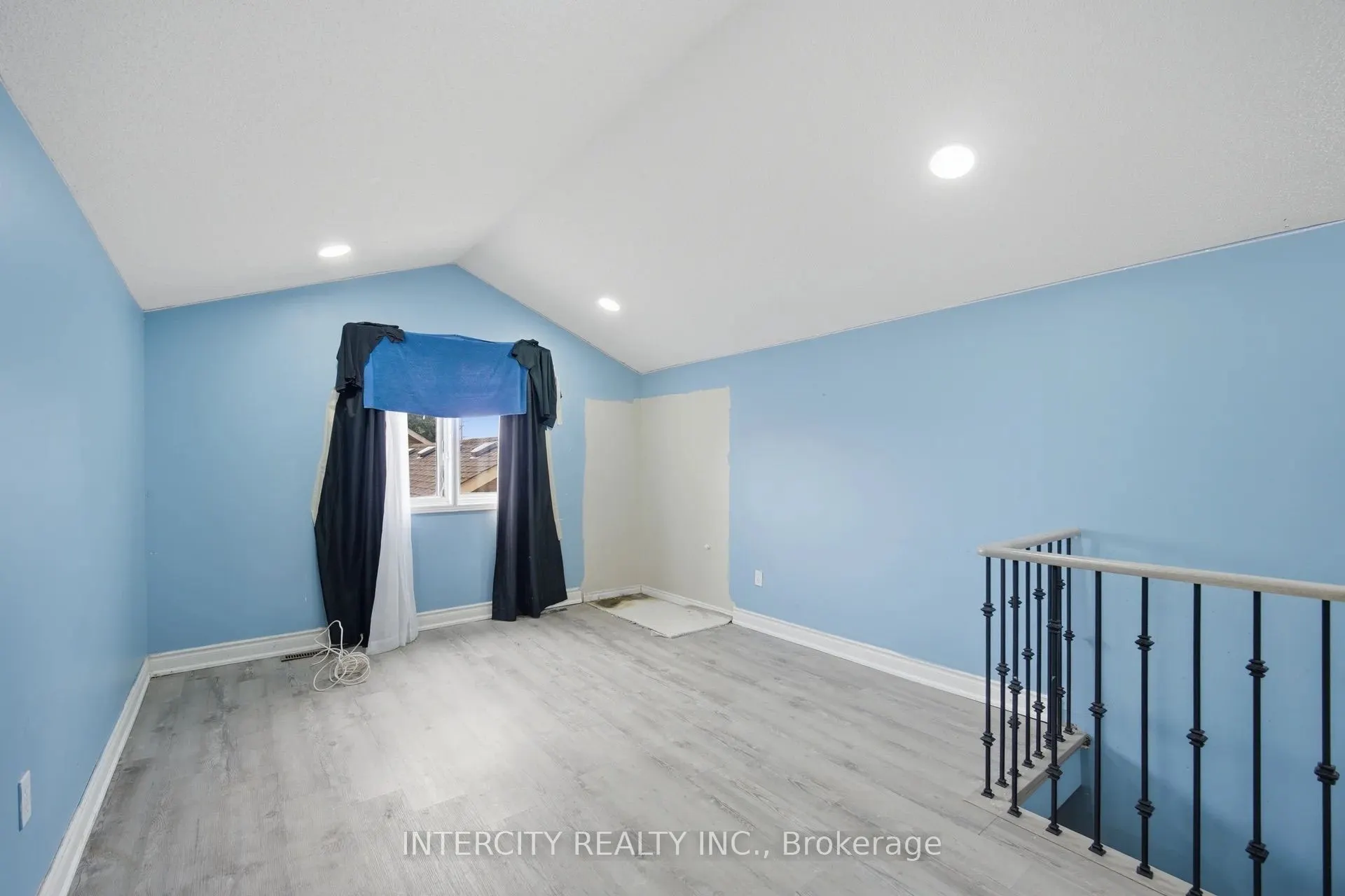 42 Mosley Crescent