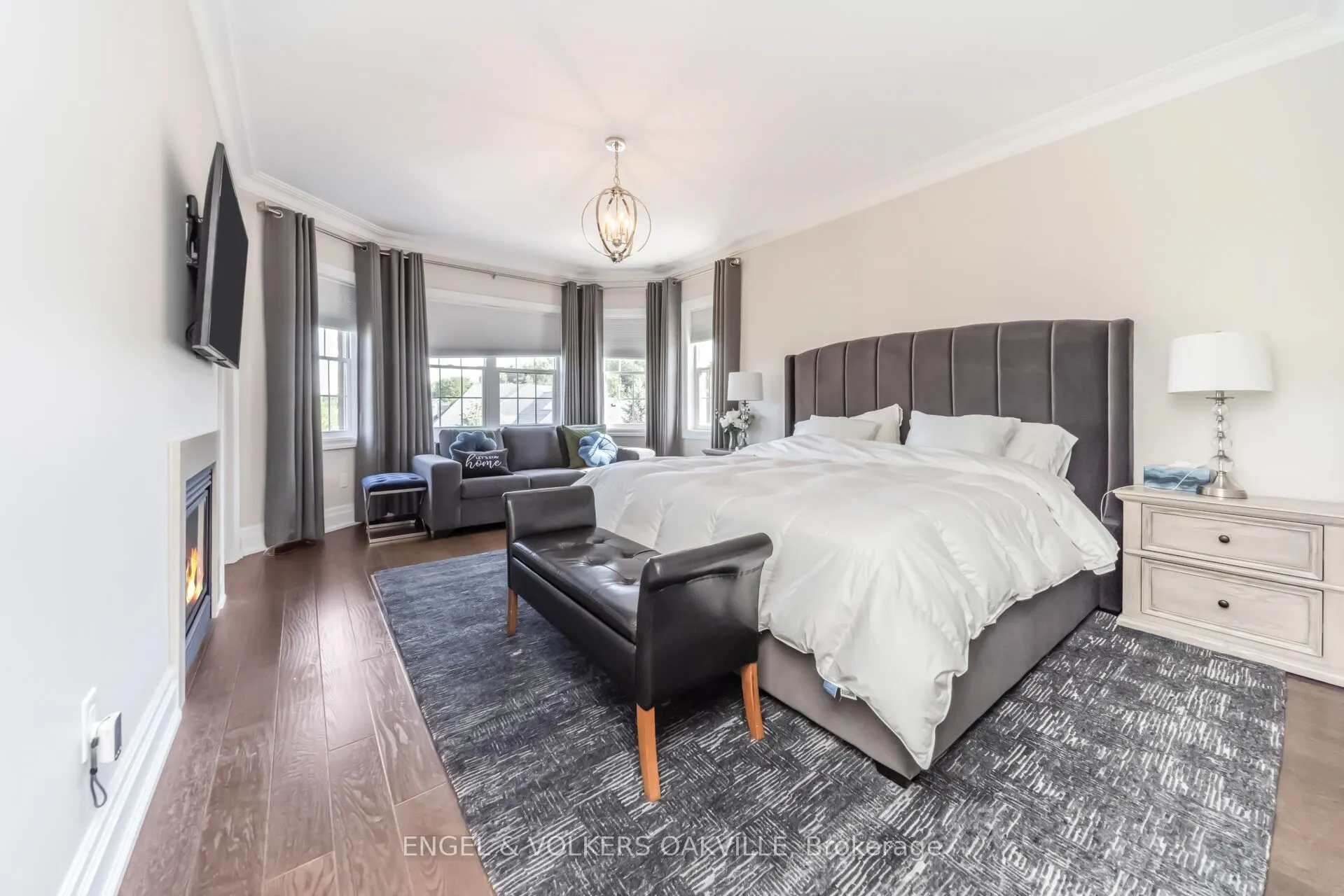 3 Holdroyd Court