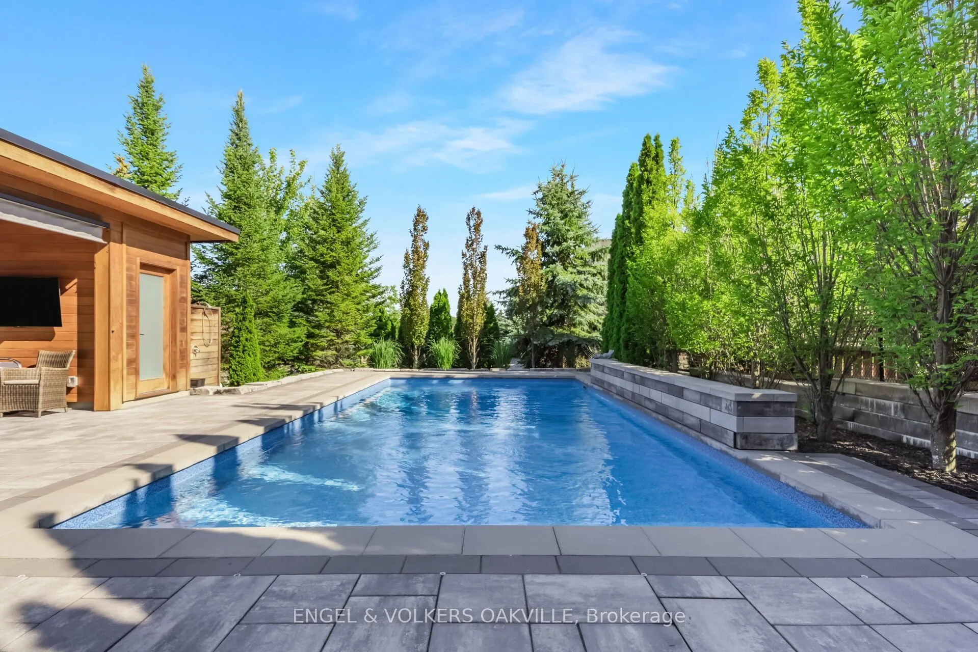 3 Holdroyd Court