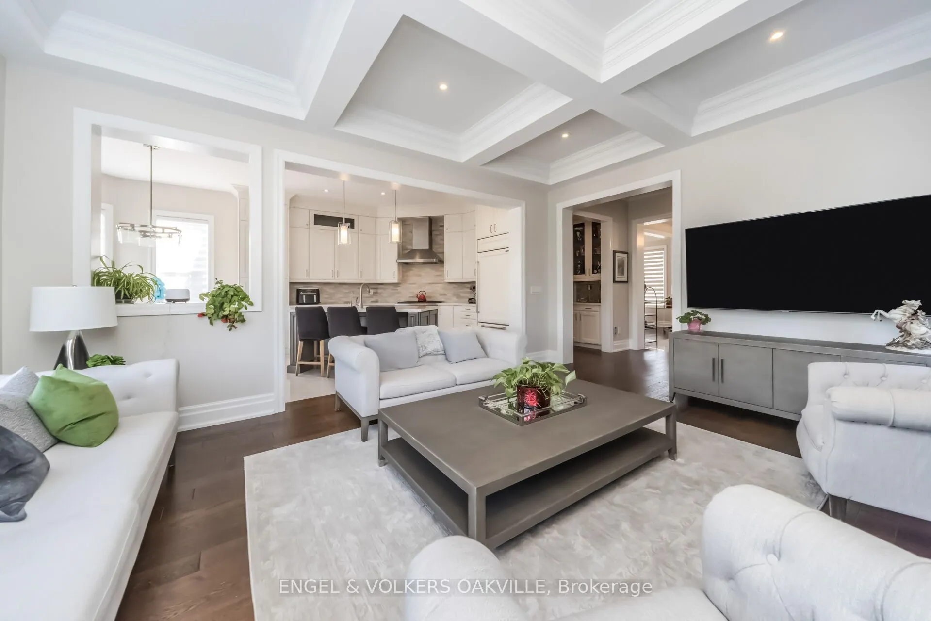 3 Holdroyd Court