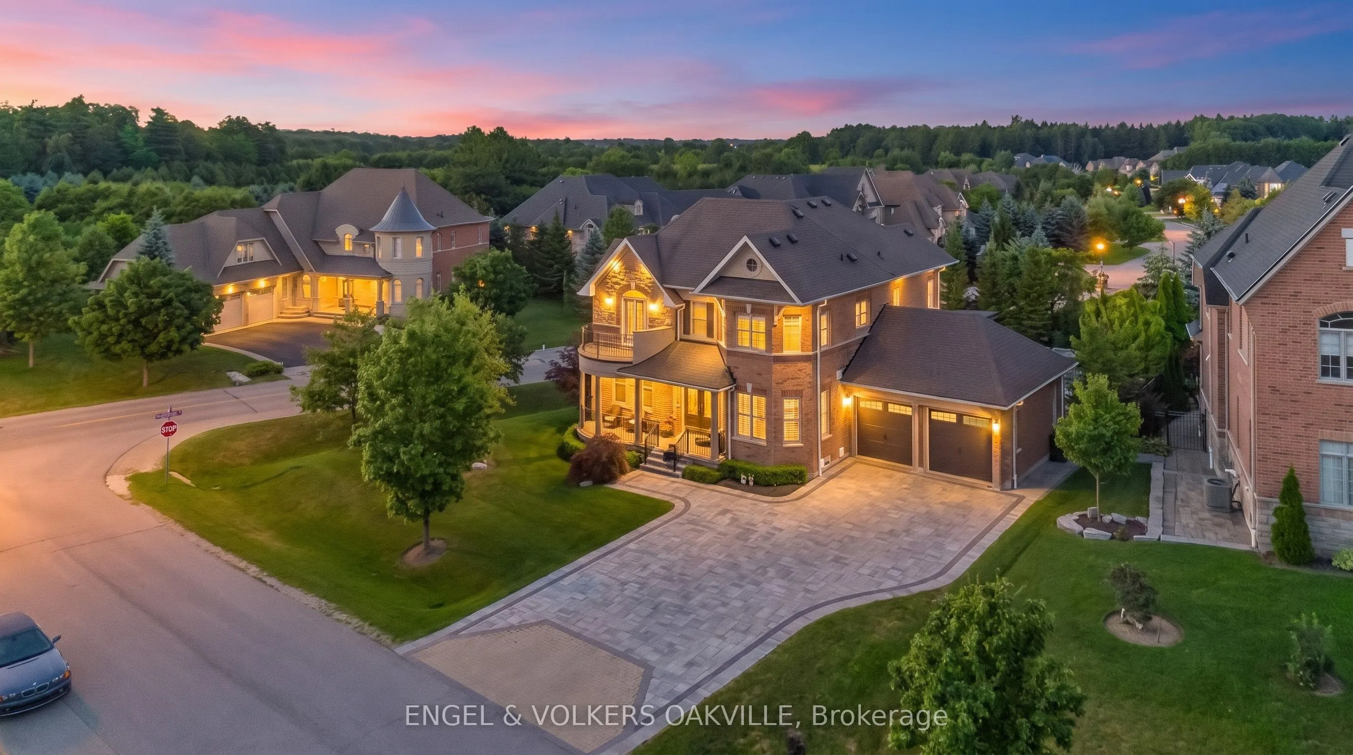 3 Holdroyd Court