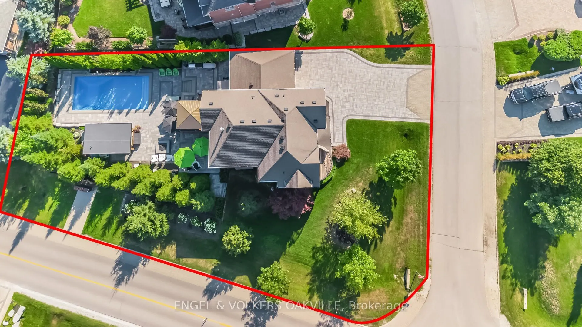 3 Holdroyd Court
