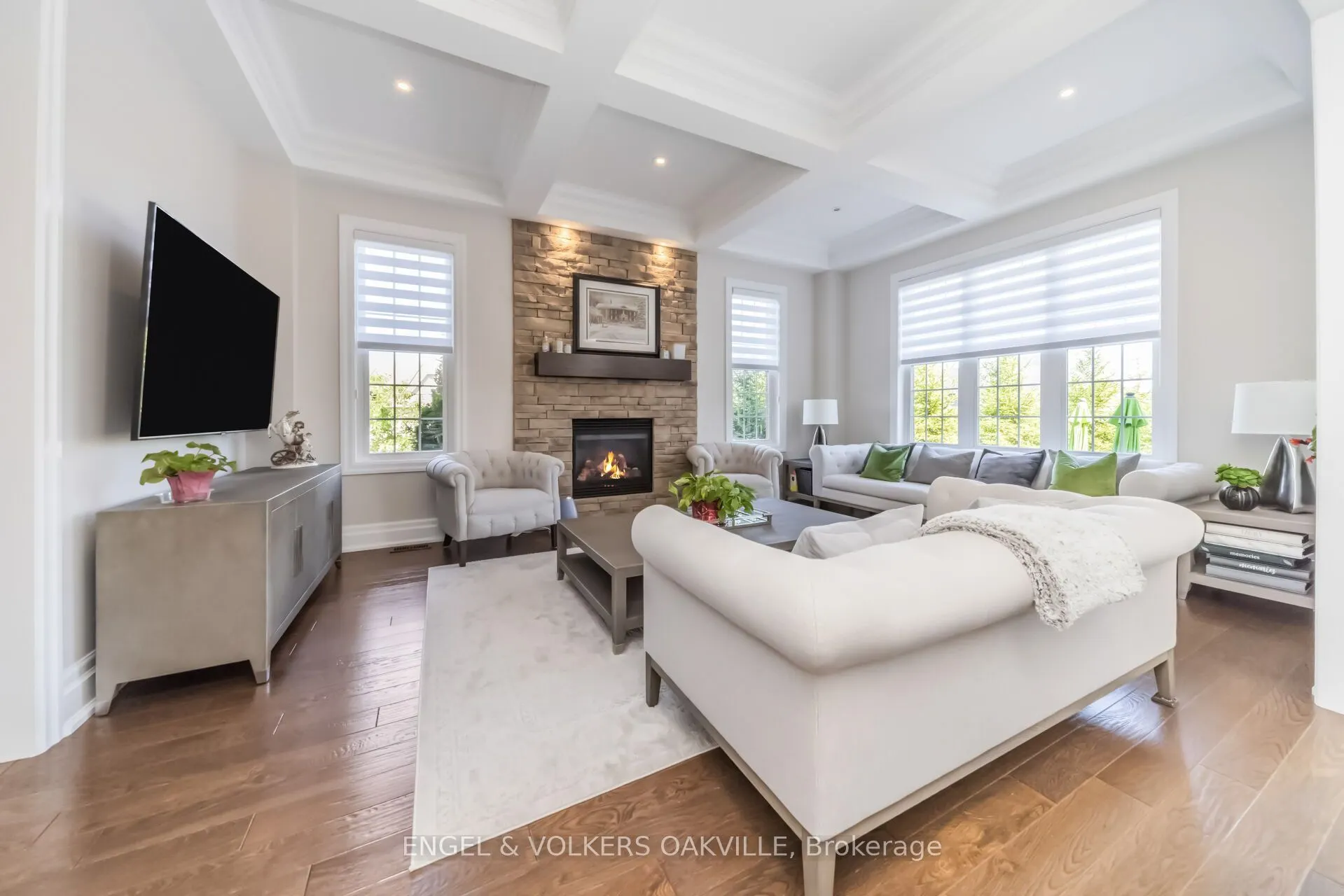 3 Holdroyd Court